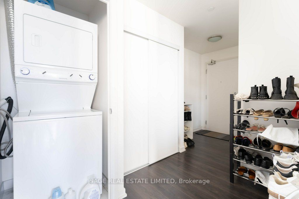 62 Forest Manor Rd, #1003