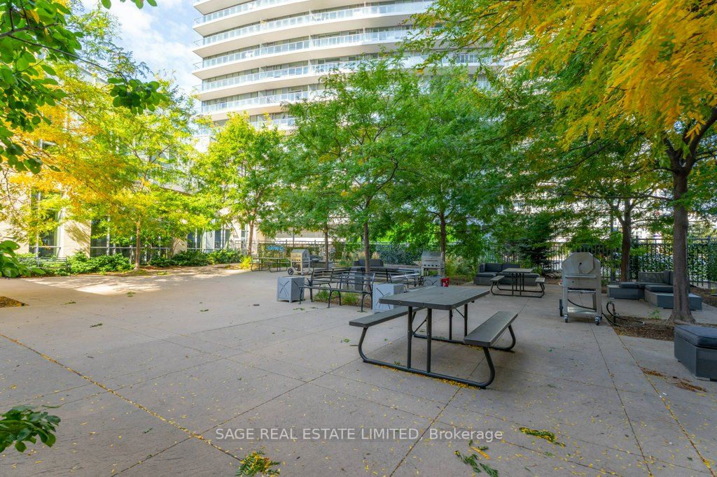 62 Forest Manor Rd, #1003