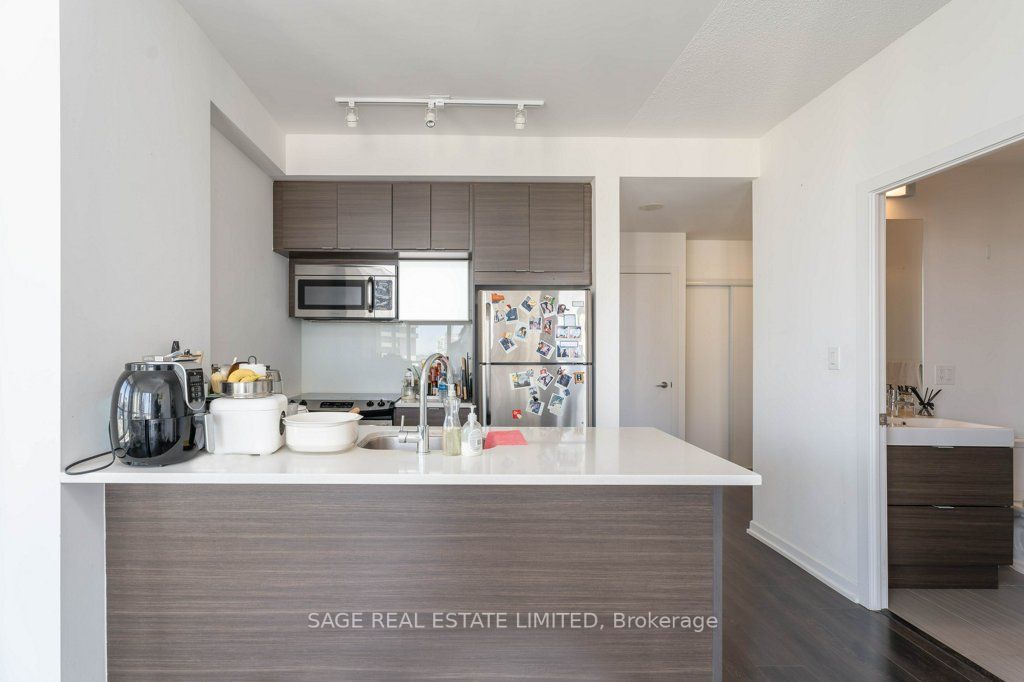 62 Forest Manor Rd, #1003