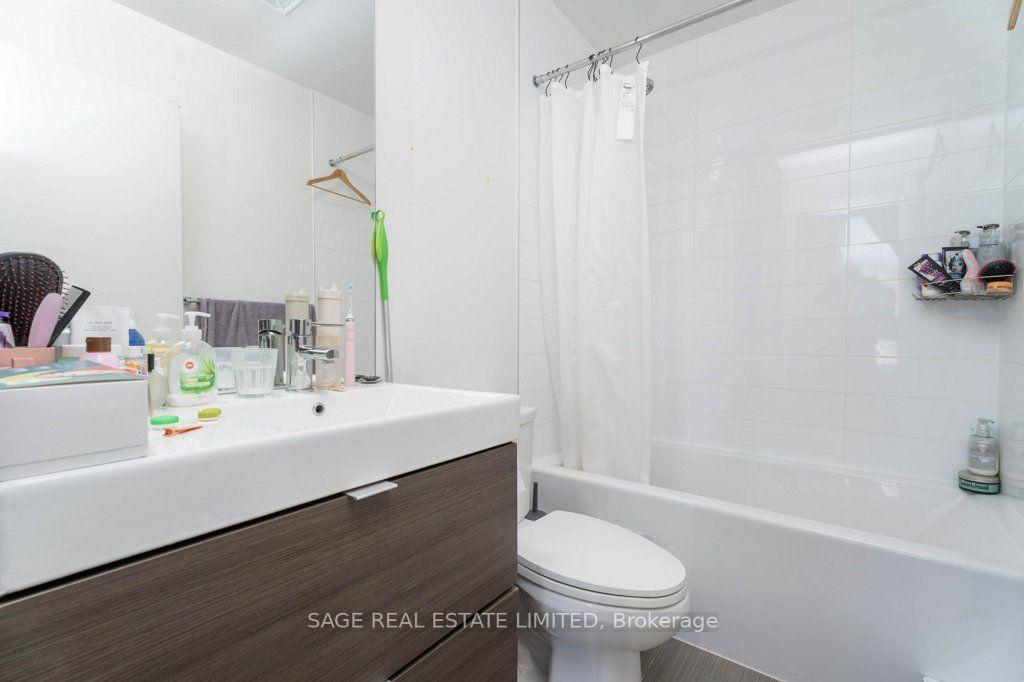 62 Forest Manor Rd, #1003