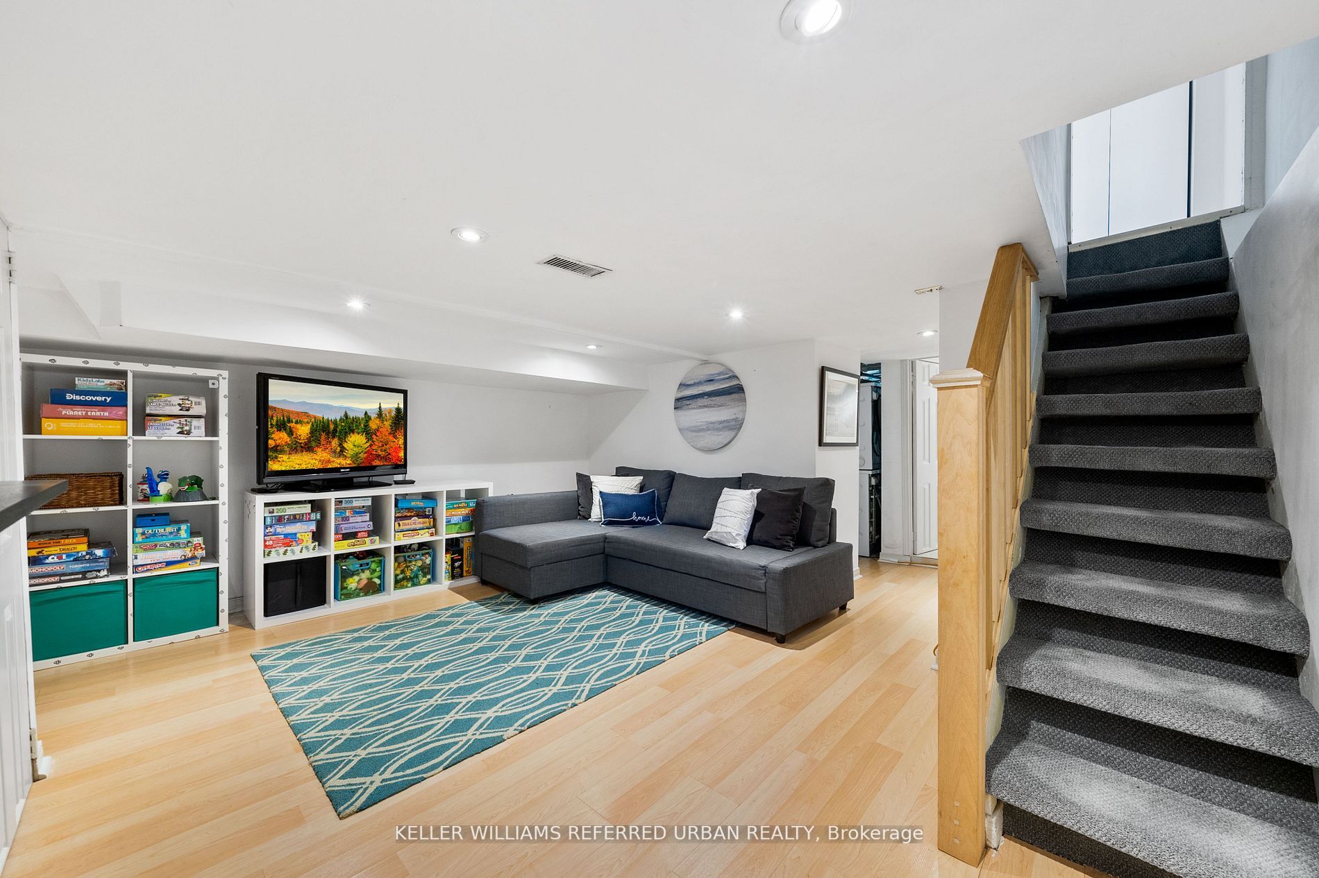 208 Winnett Avenue