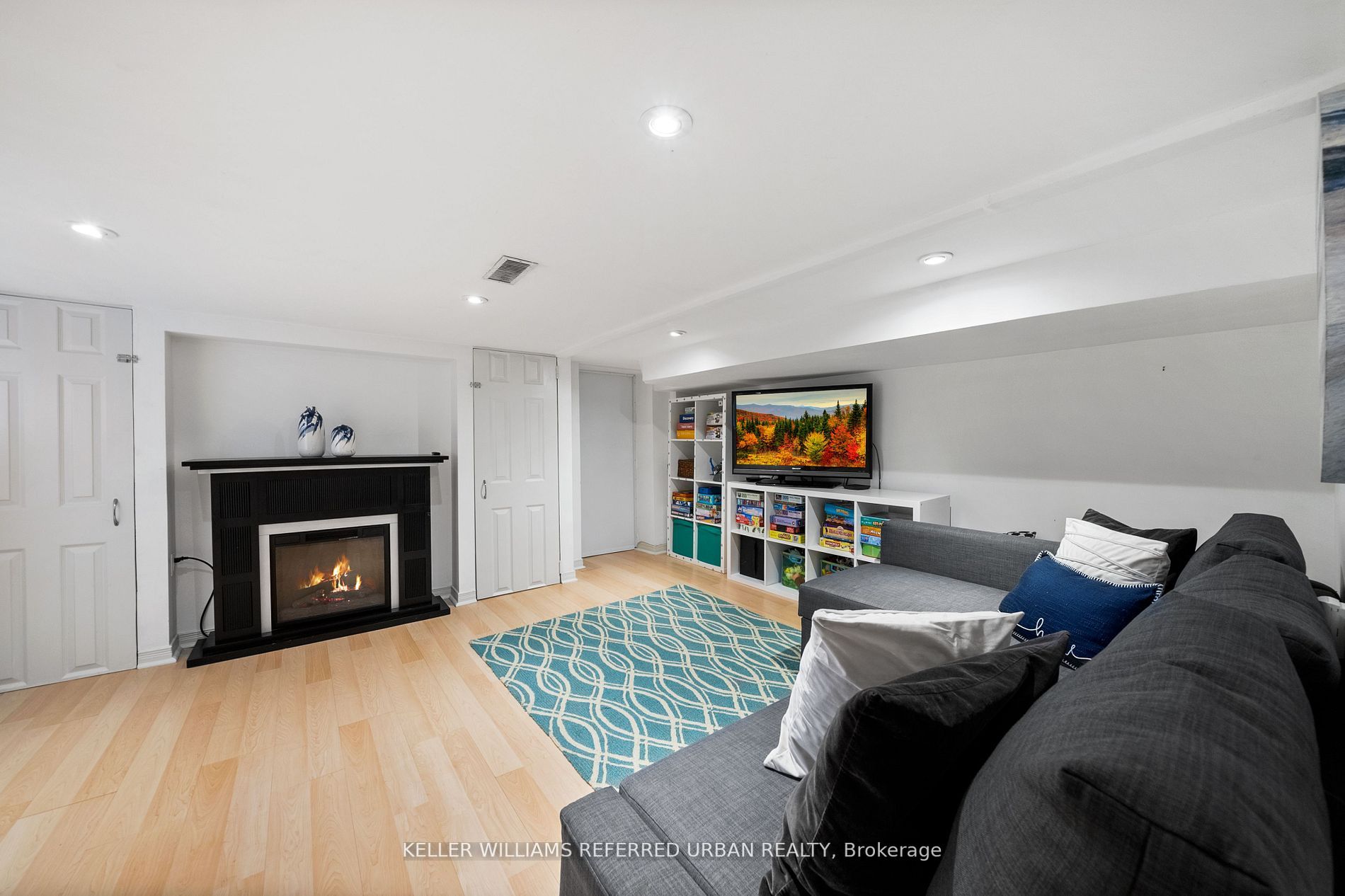 208 Winnett Avenue