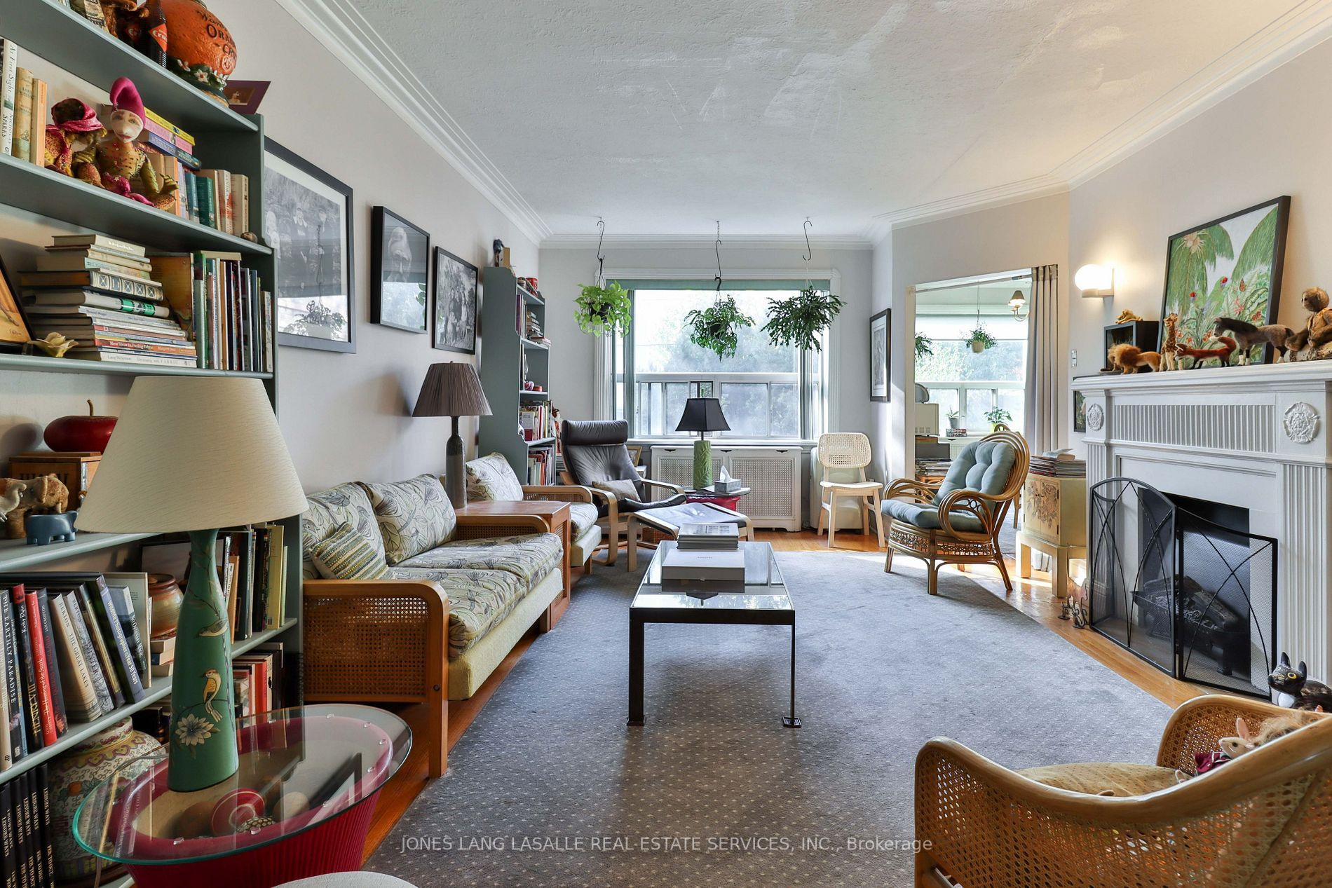 1687 Bathurst St