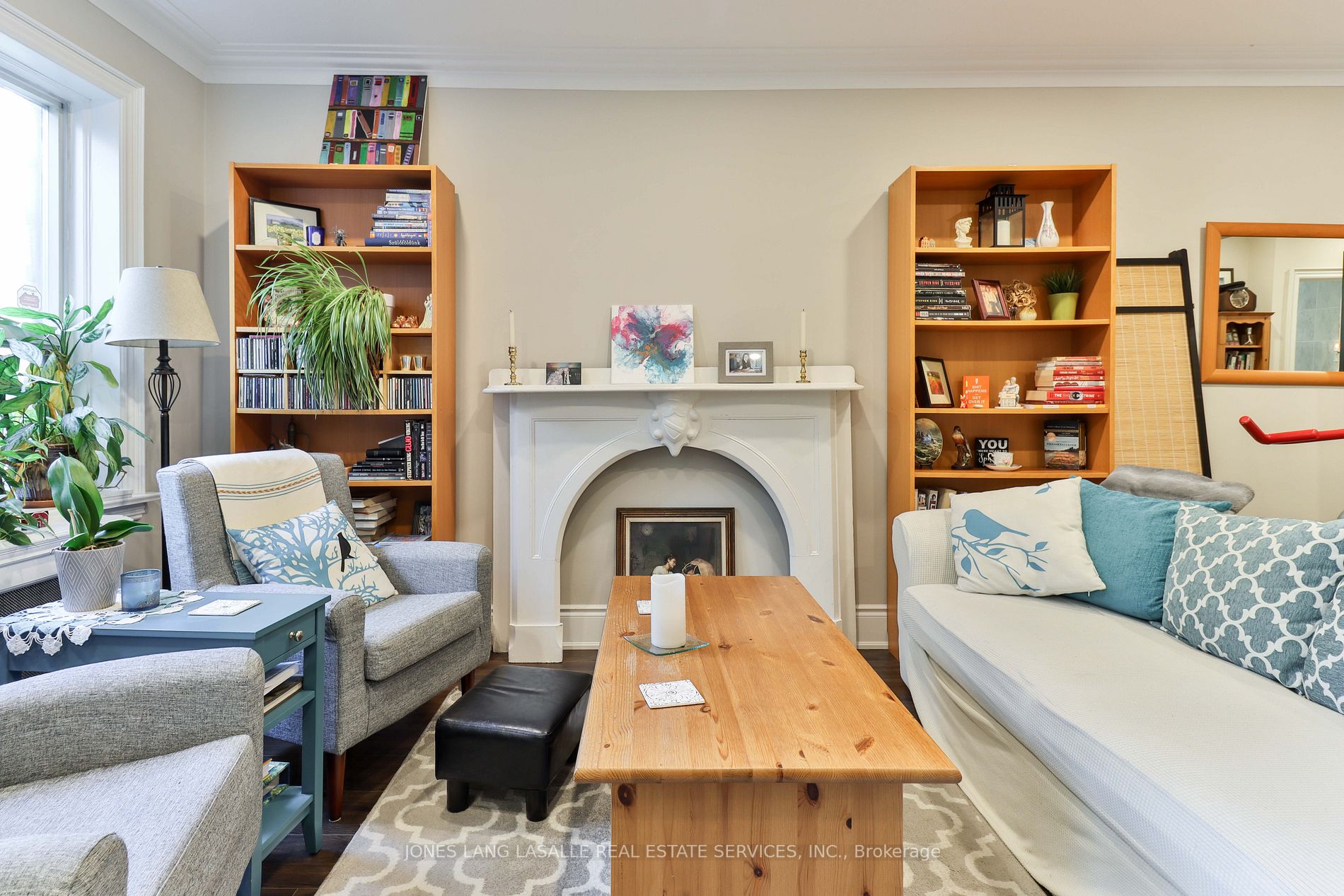 1687 Bathurst St