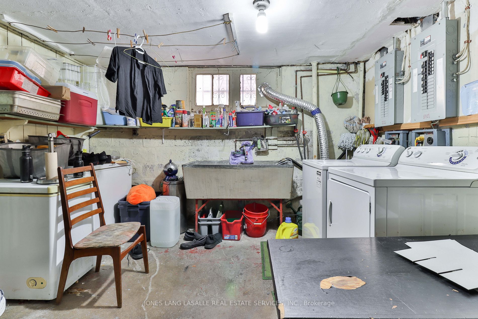 1687 Bathurst St