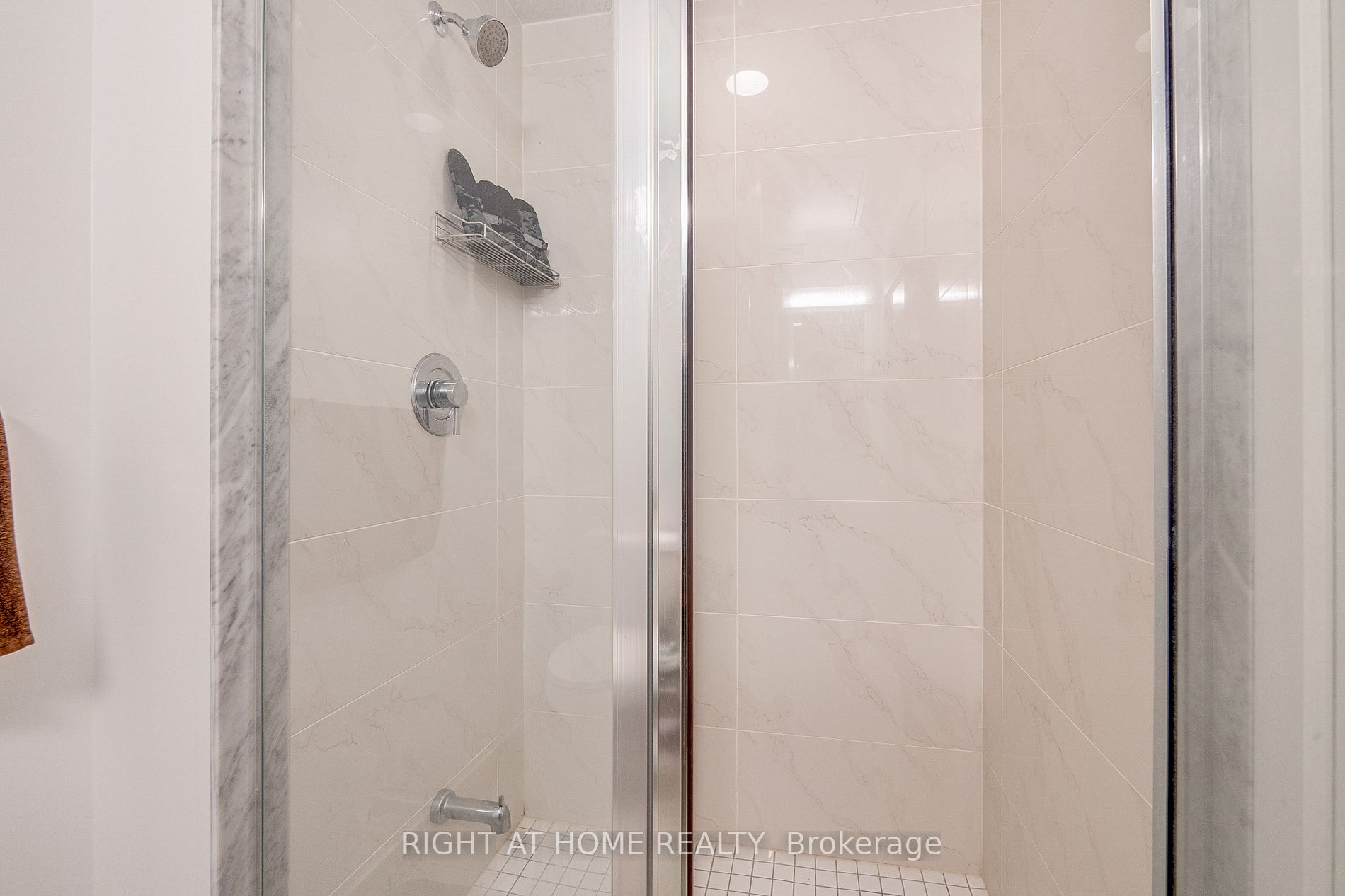 58 Orchard View Boulevard #1707