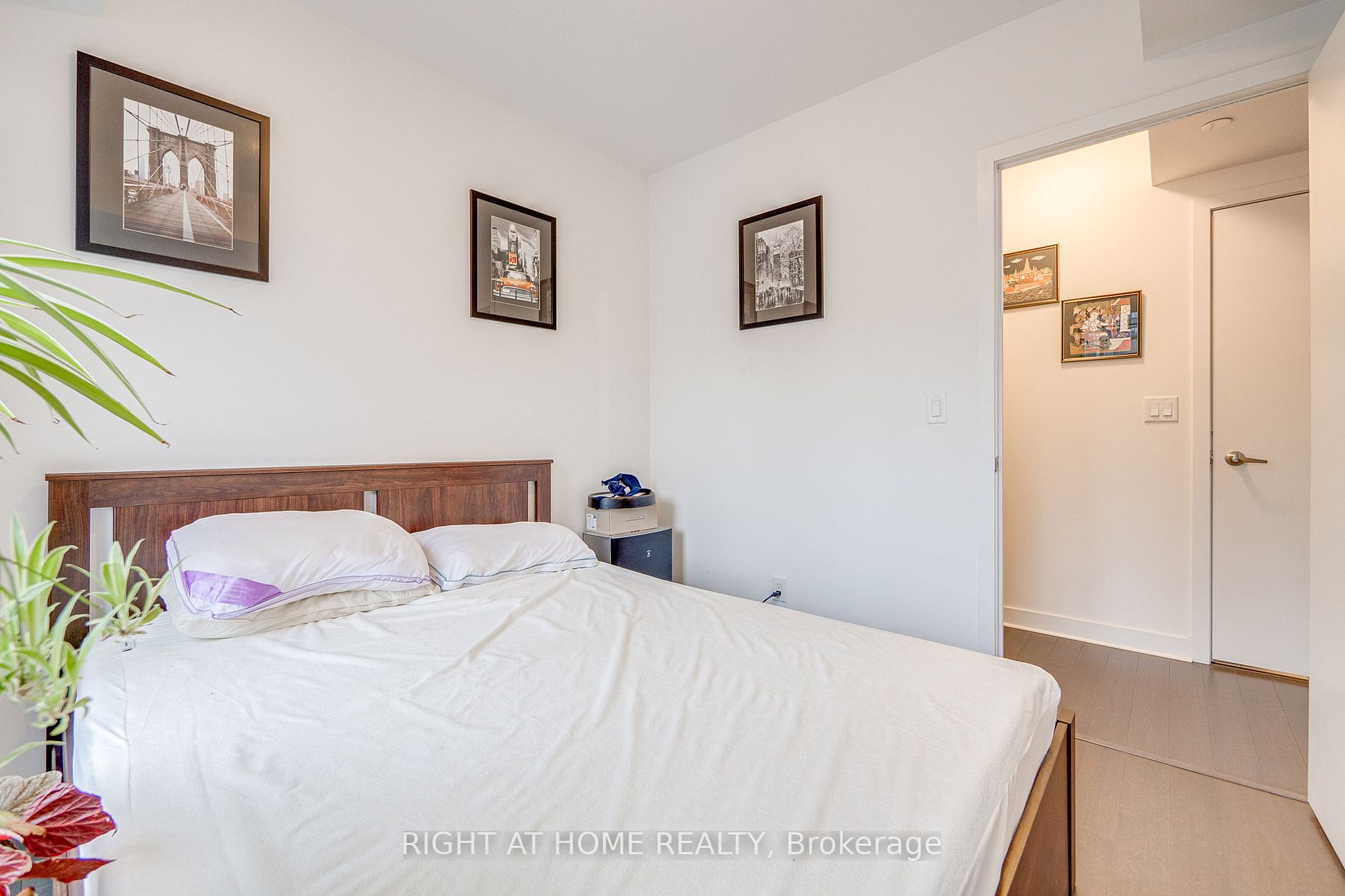 58 Orchard View Boulevard #1707