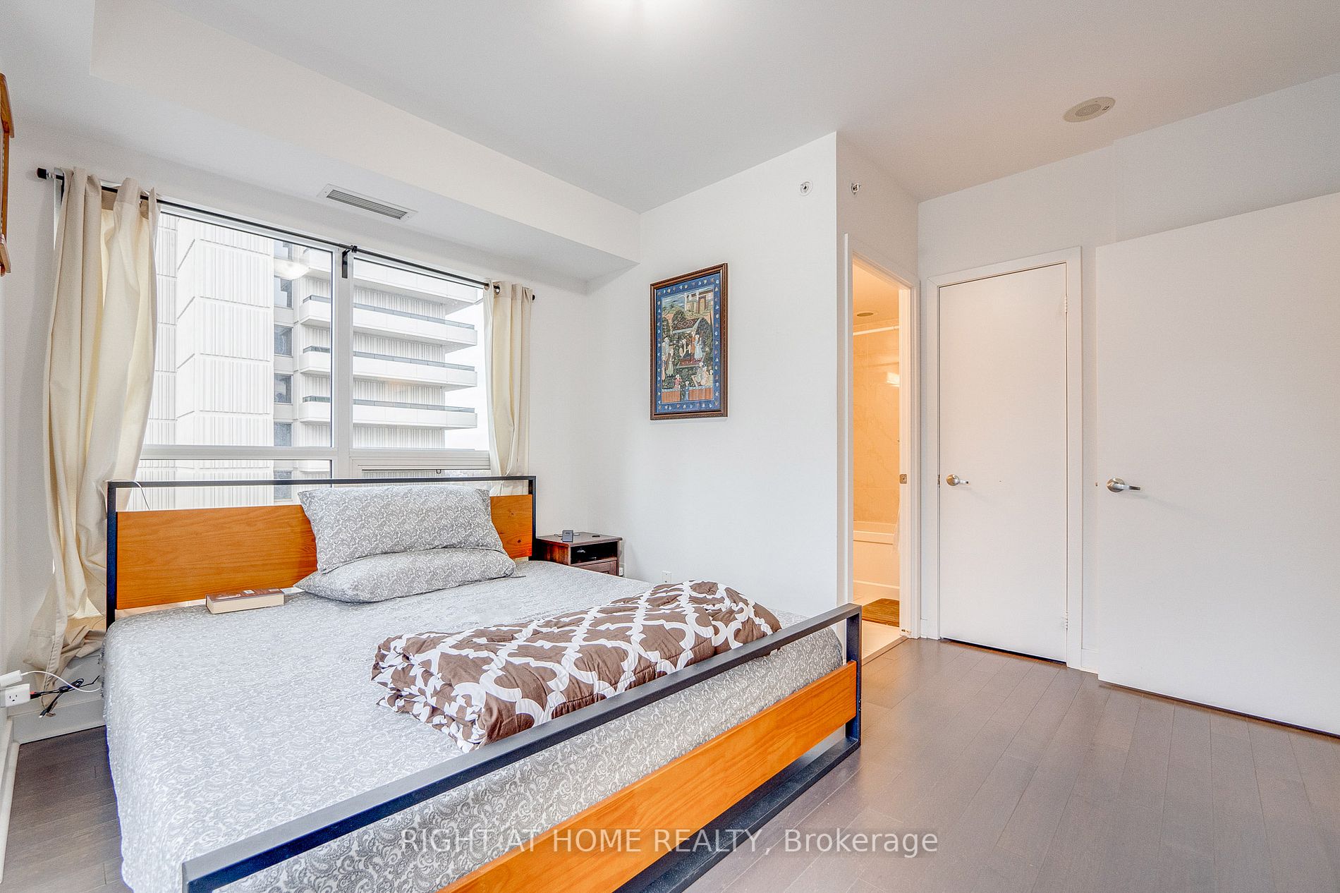 58 Orchard View Boulevard #1707