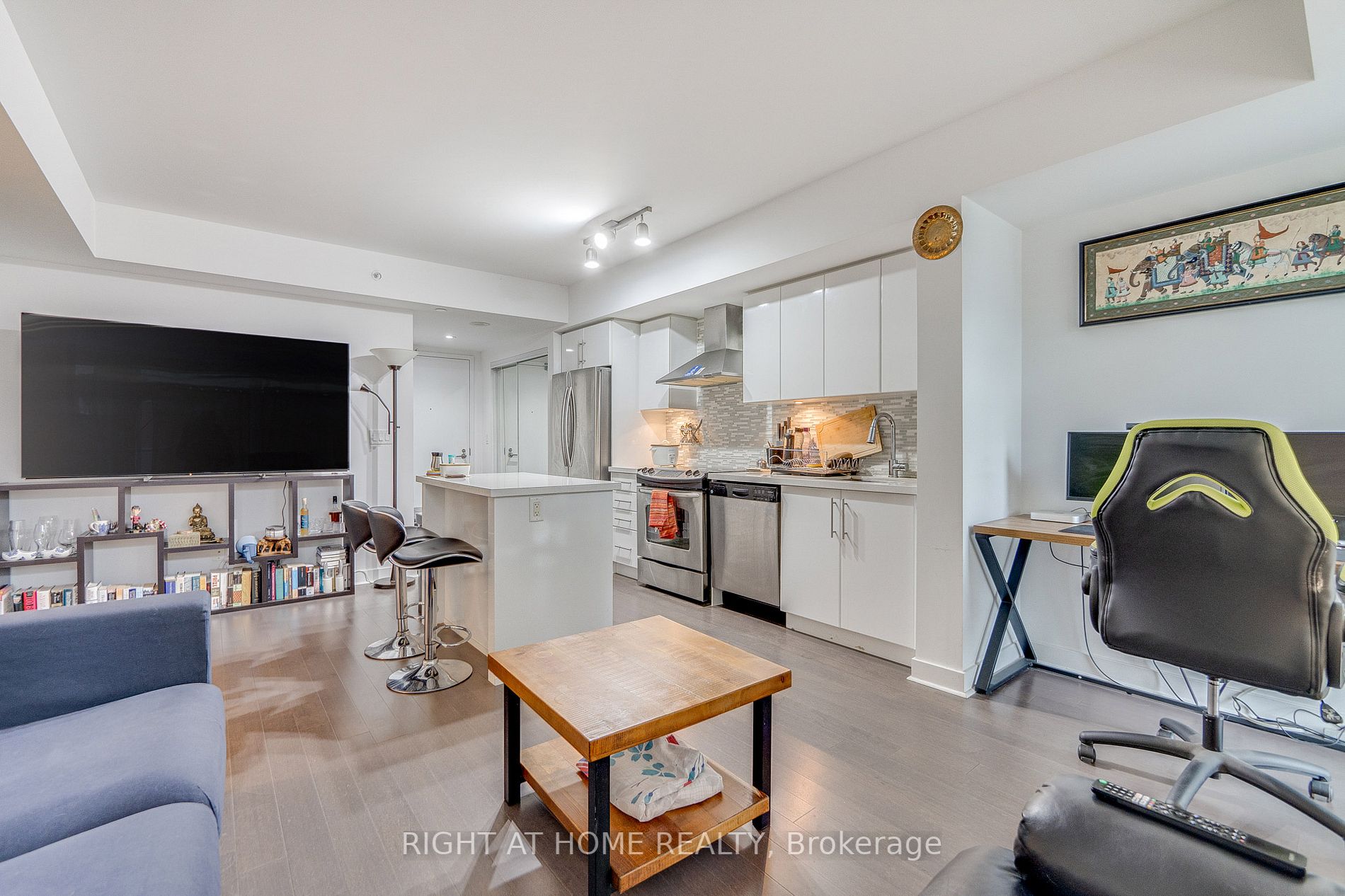 58 Orchard View Boulevard #1707
