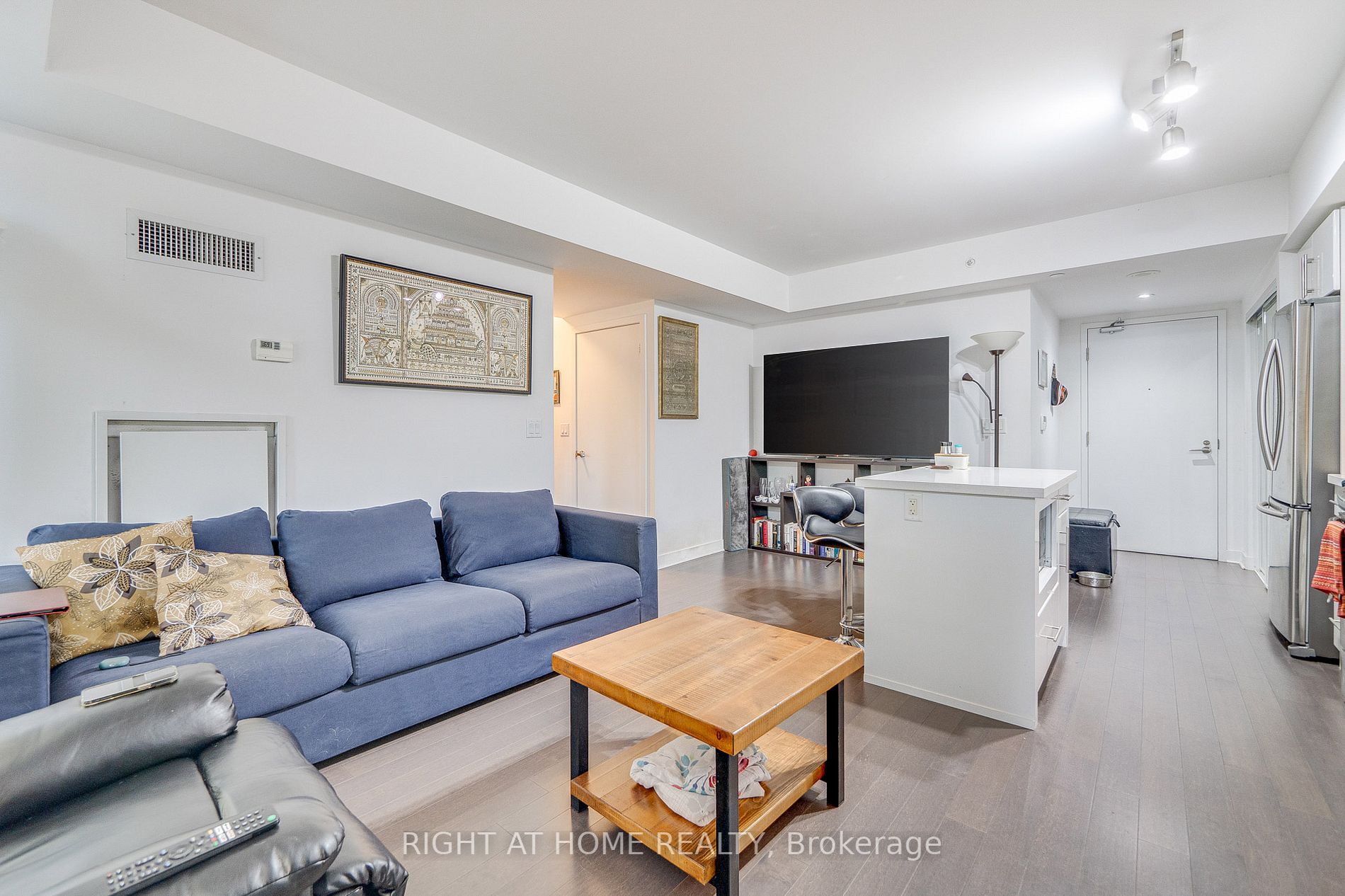 58 Orchard View Boulevard #1707