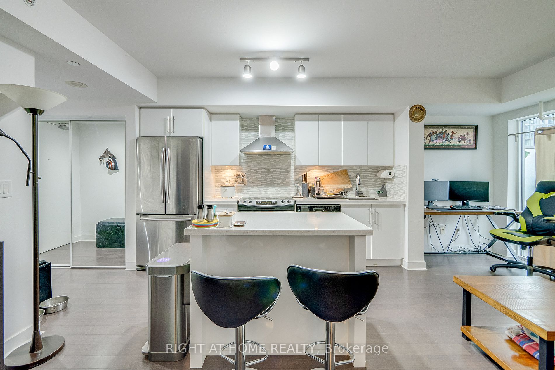 58 Orchard View Boulevard #1707