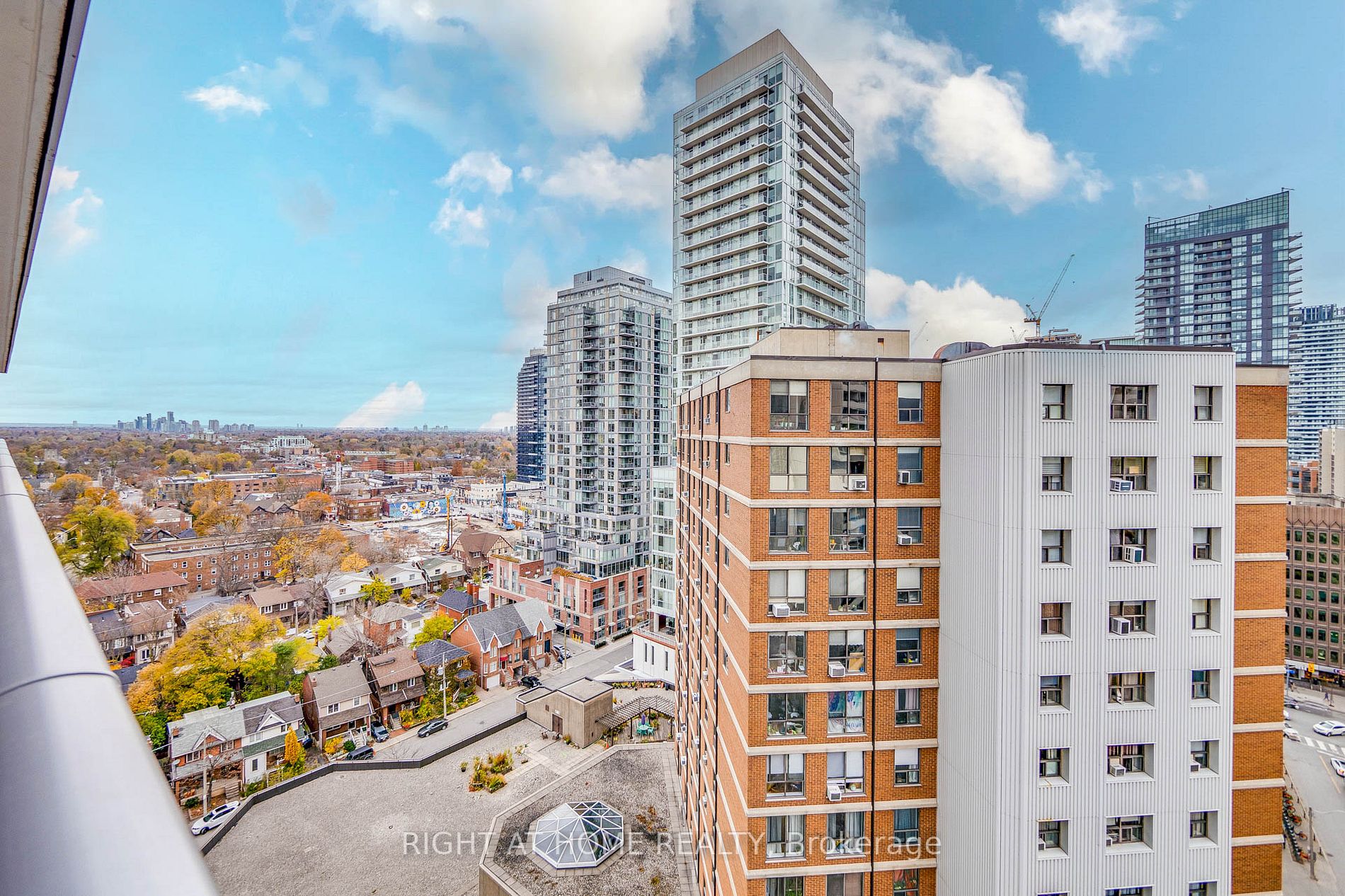 58 Orchard View Boulevard #1707