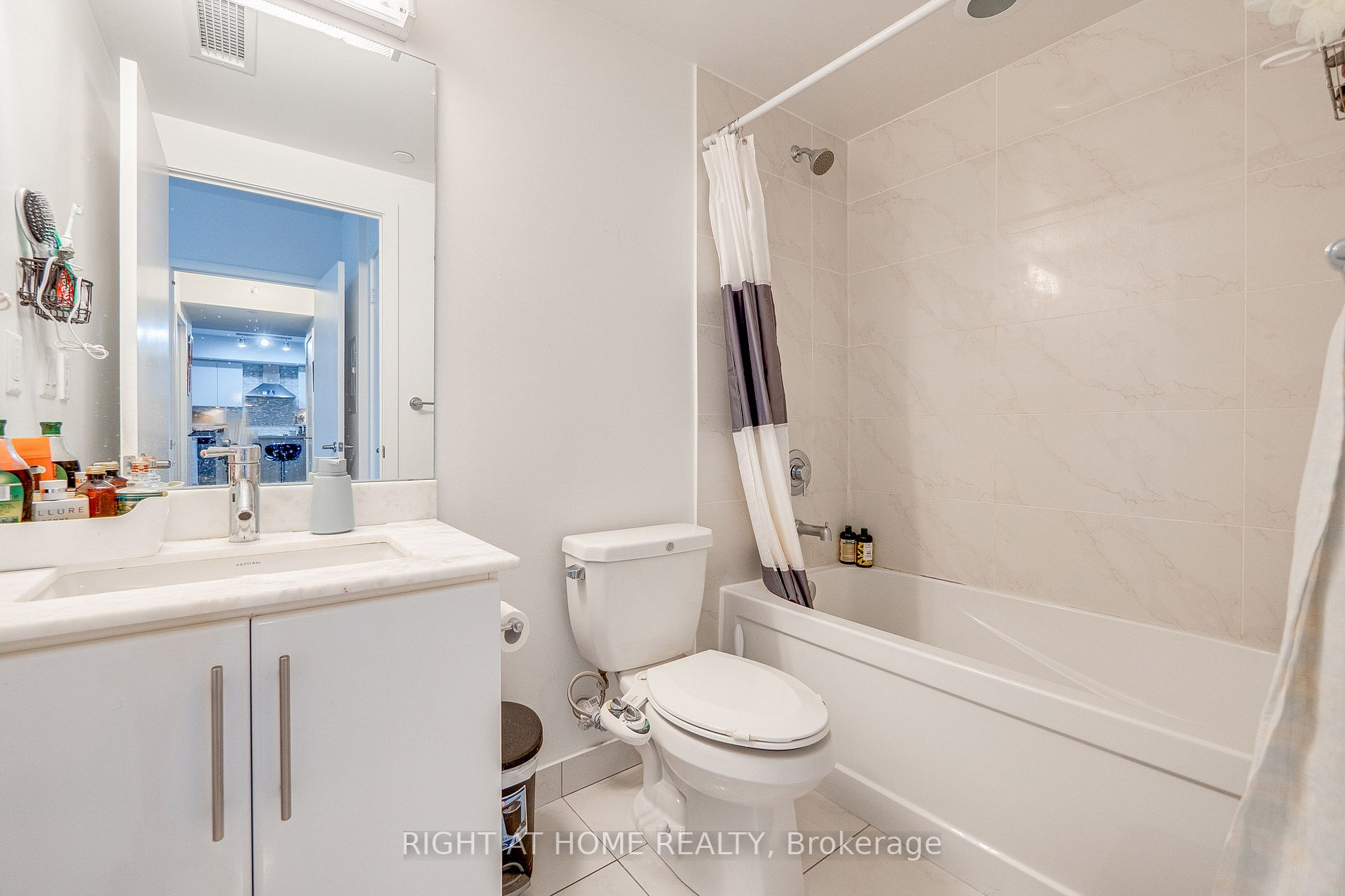 58 Orchard View Boulevard #1707