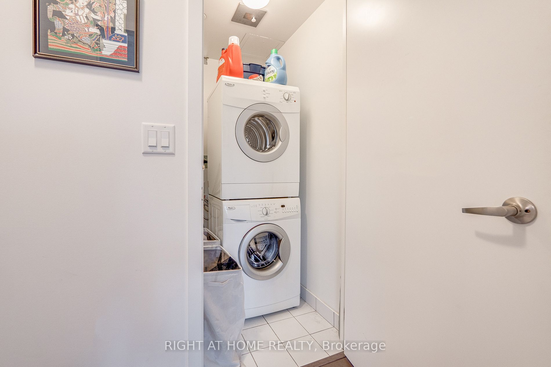 58 Orchard View Boulevard #1707