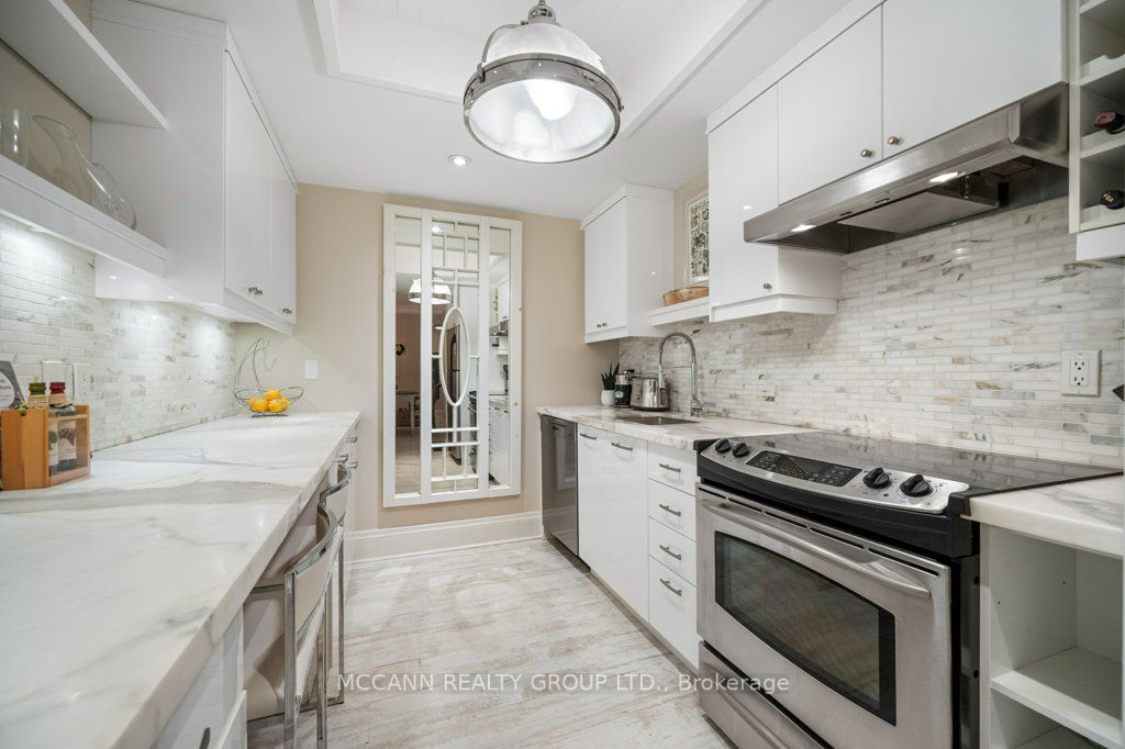 20 Glebe Rd W, #7