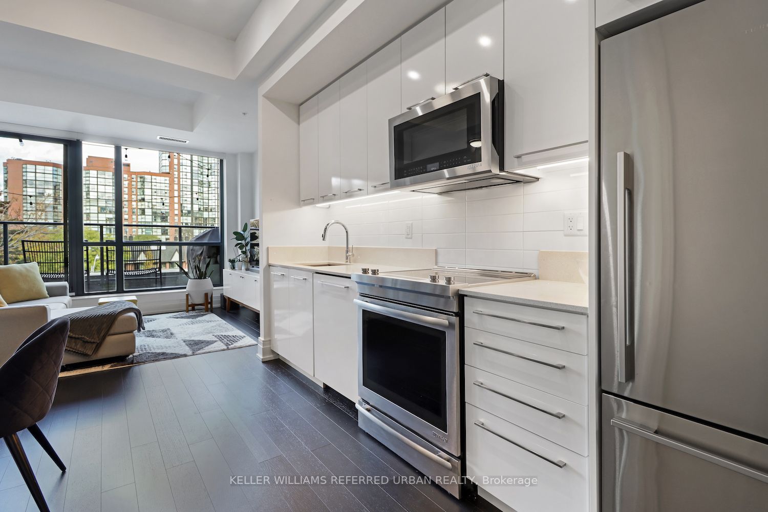 90 Niagara St, #407