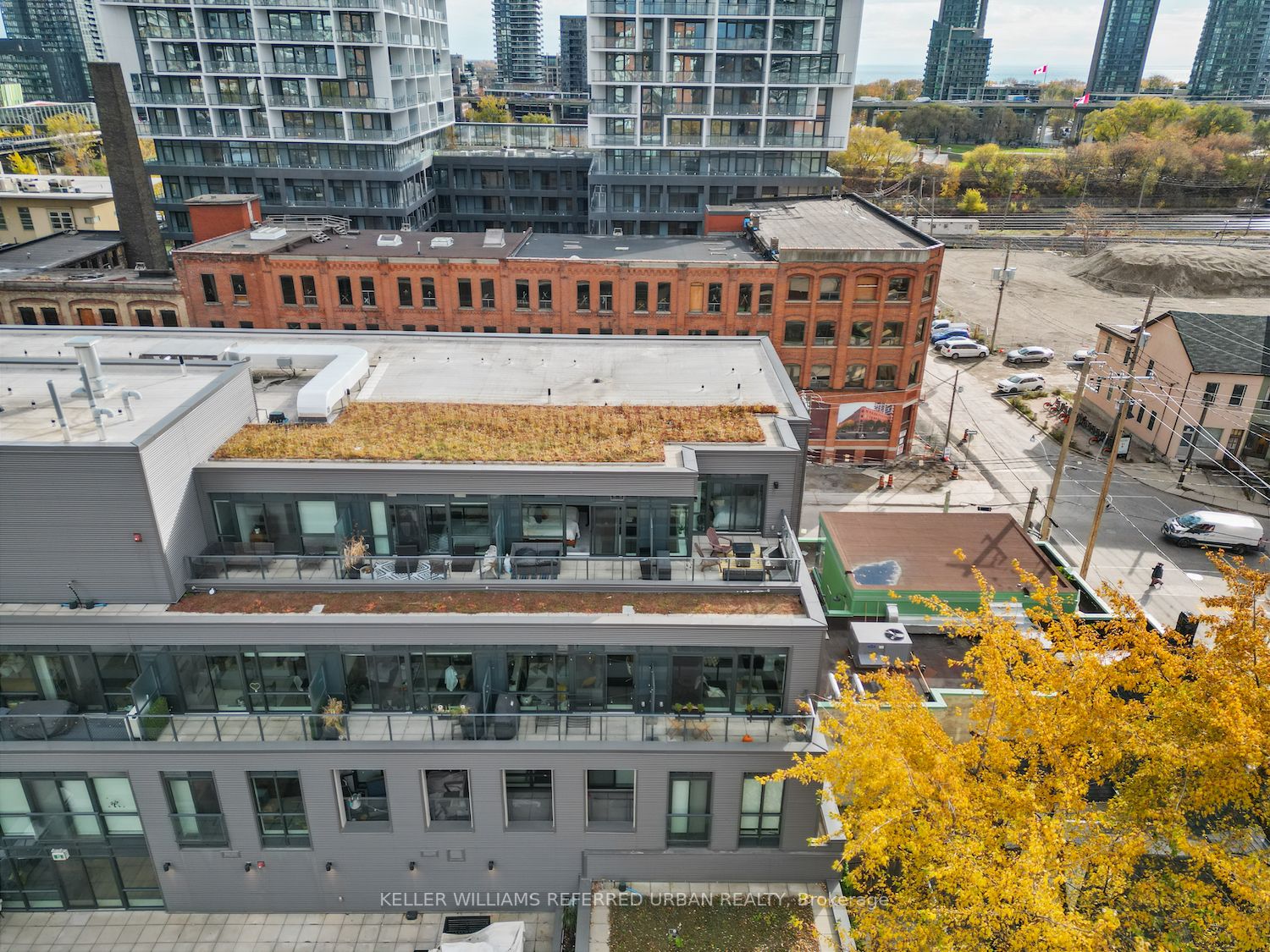 90 Niagara St, #407