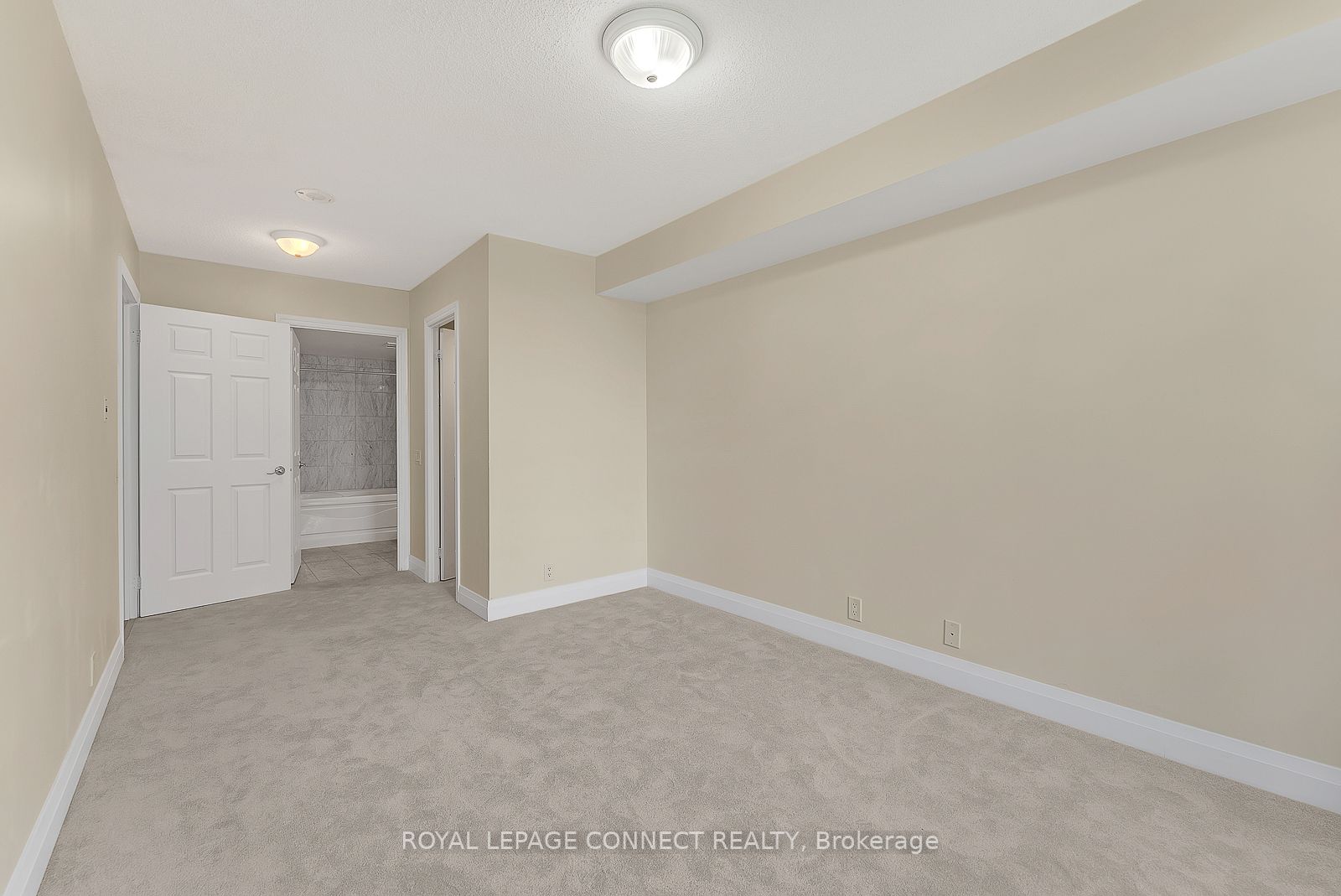 80 Harrison Garden Blvd, #318