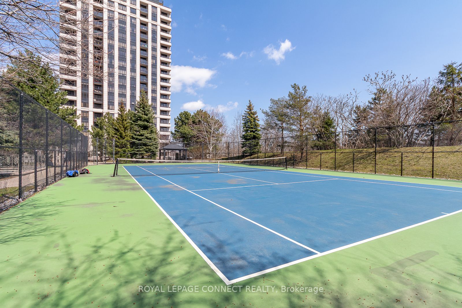 80 Harrison Garden Blvd, #318