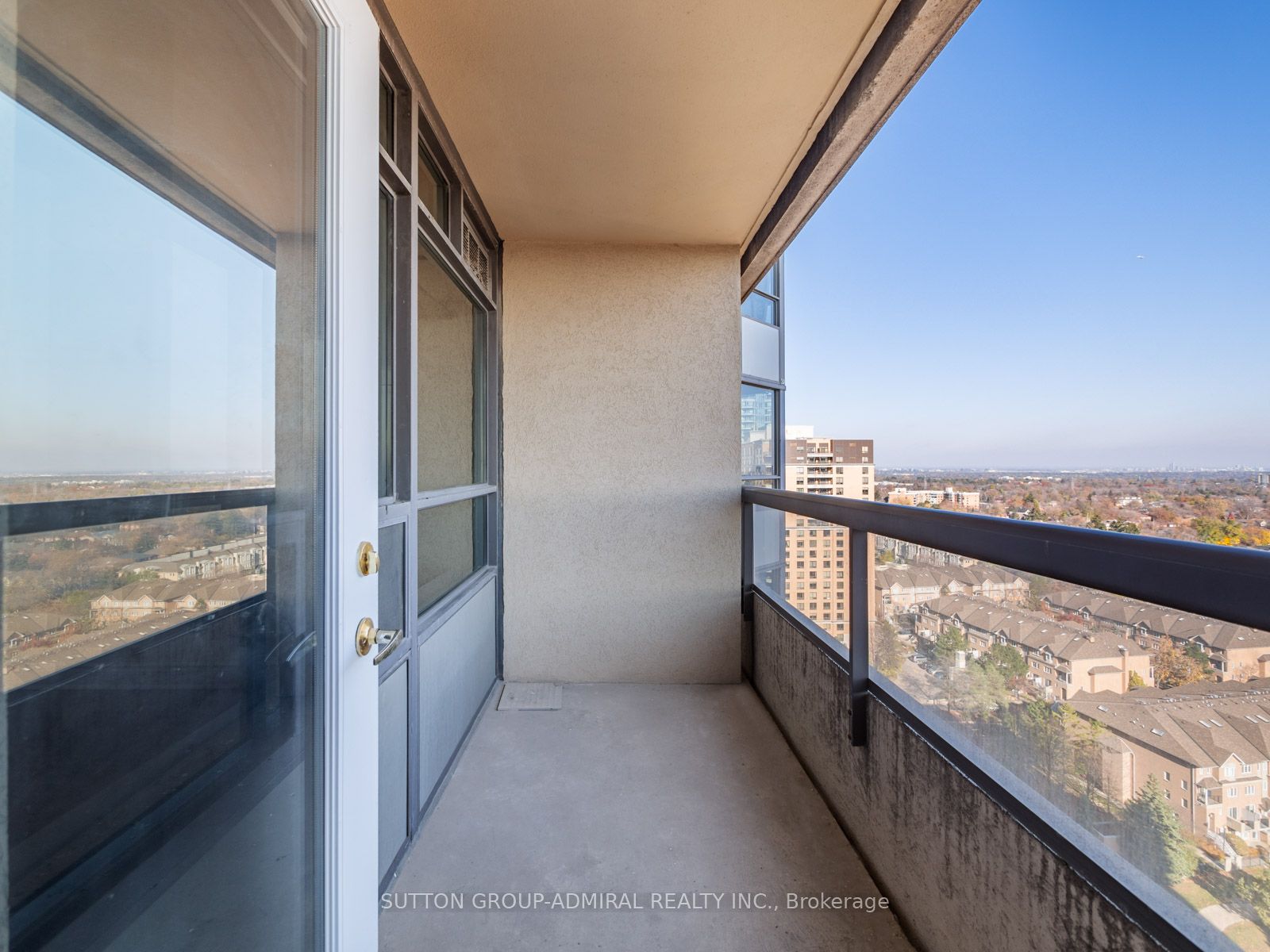 15 Northtown Way, #2021