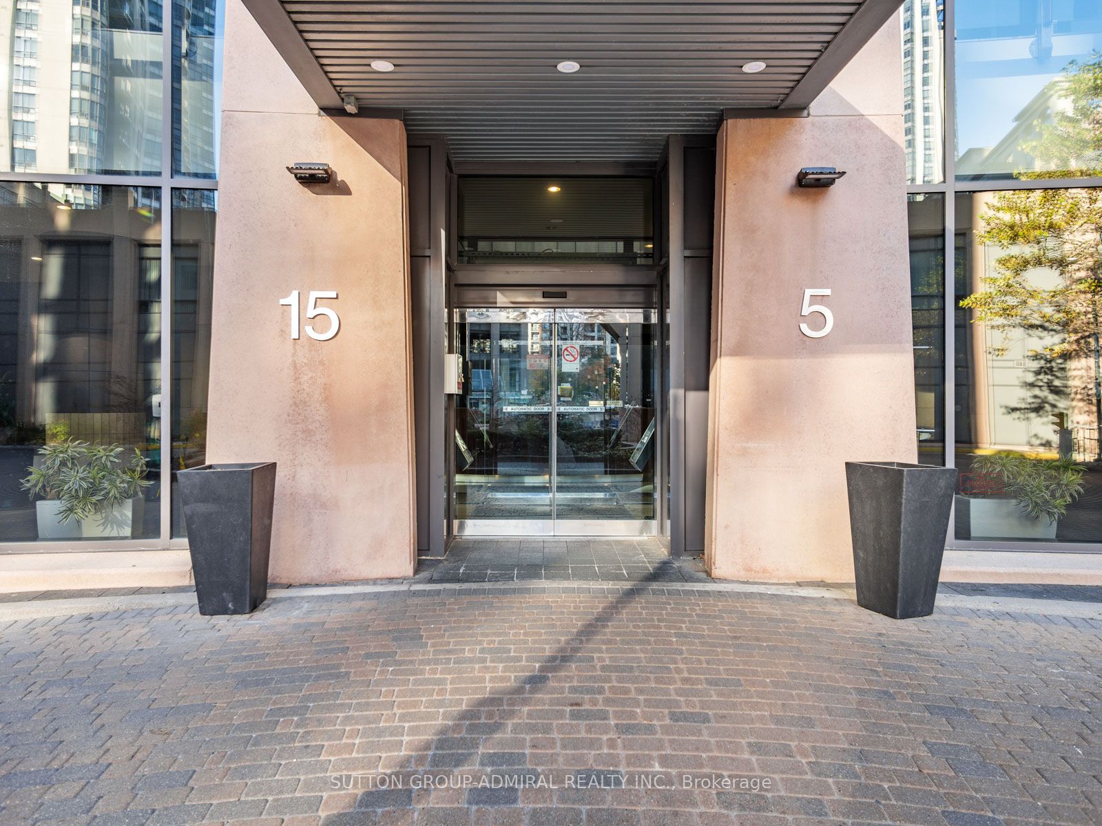 15 Northtown Way, #2021
