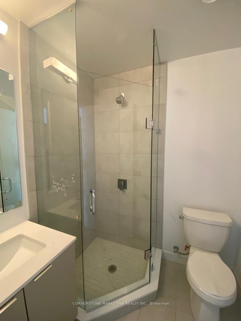 8 Tippett Rd, #1607