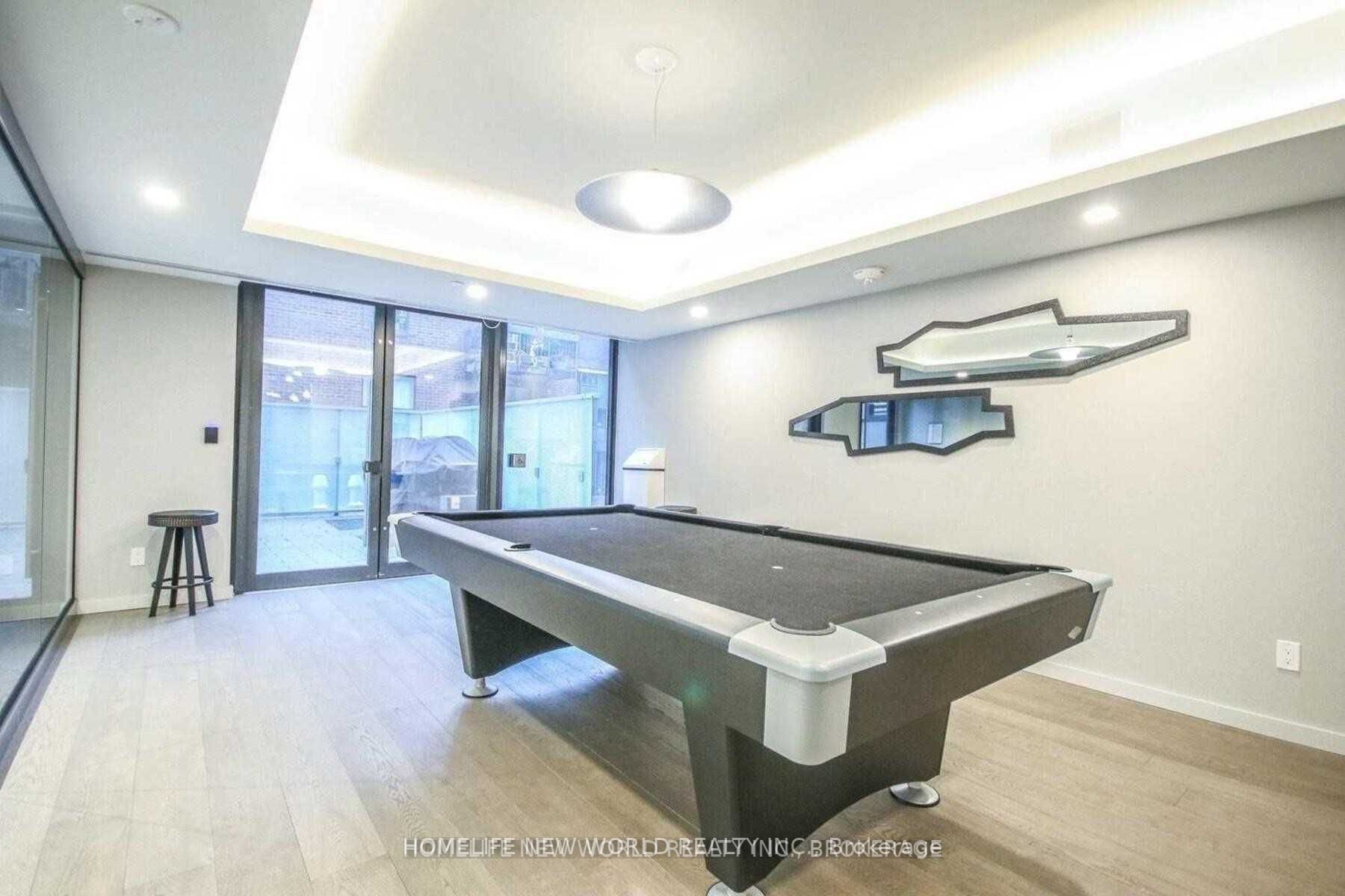 28 Wellesley St E, #1601