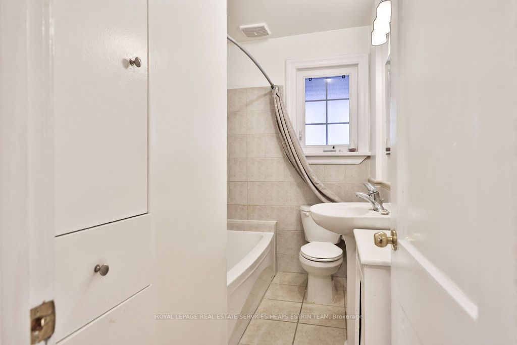 878 Avenue Rd, #2