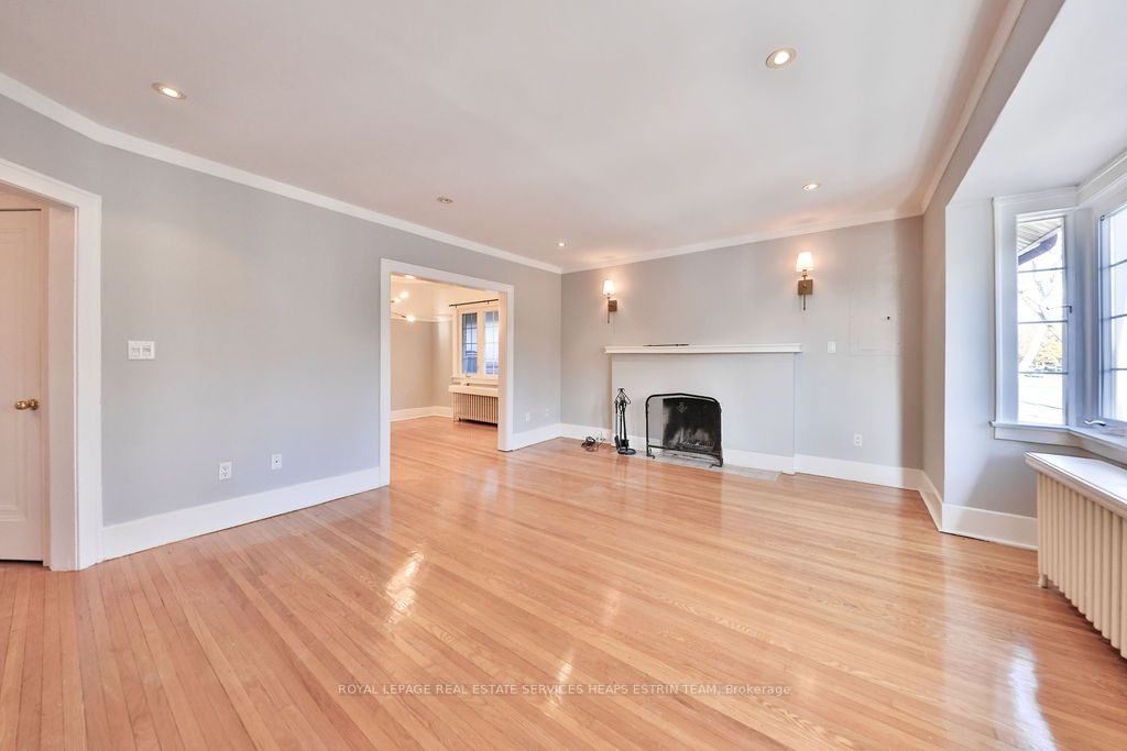 878 Avenue Rd, #2