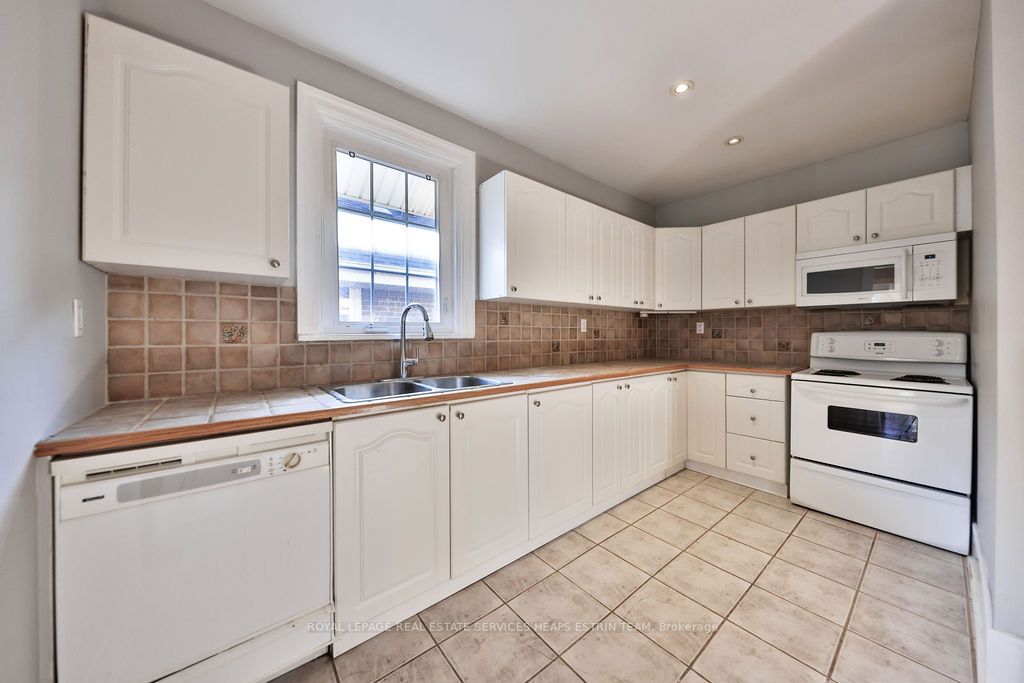 878 Avenue Rd, #2