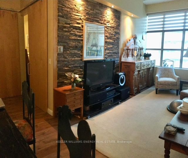 188 Eglinton Ave E, #712