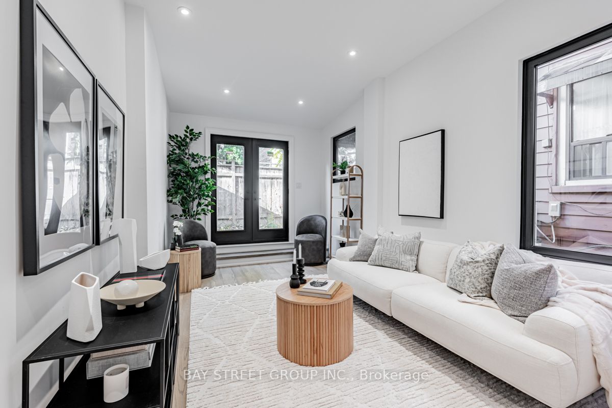 174 Manning Ave