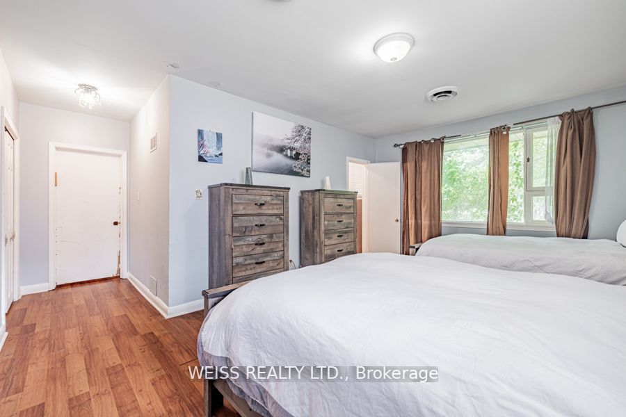 24 Lowesmoor Ave