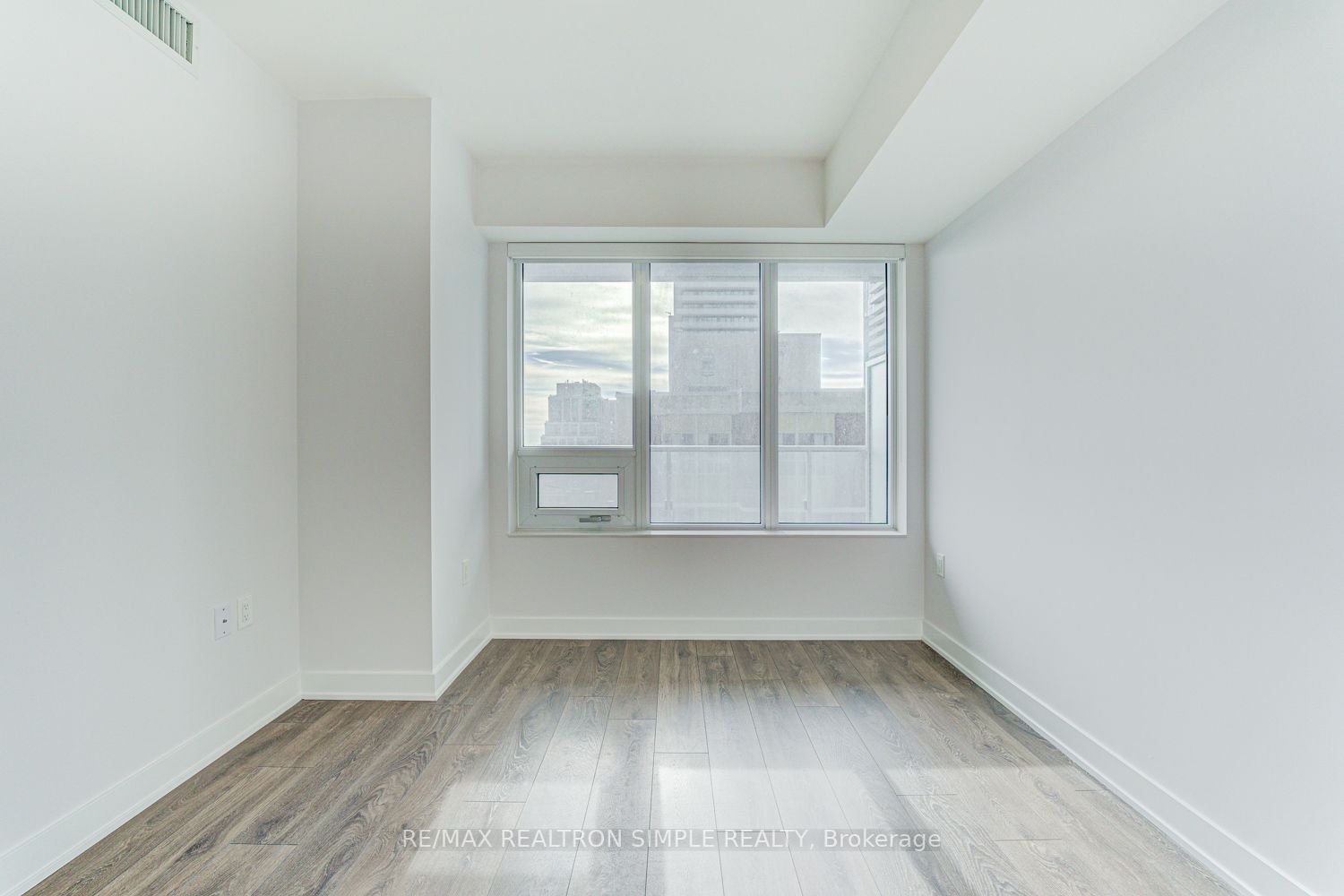 195 Redpath Ave, #1606