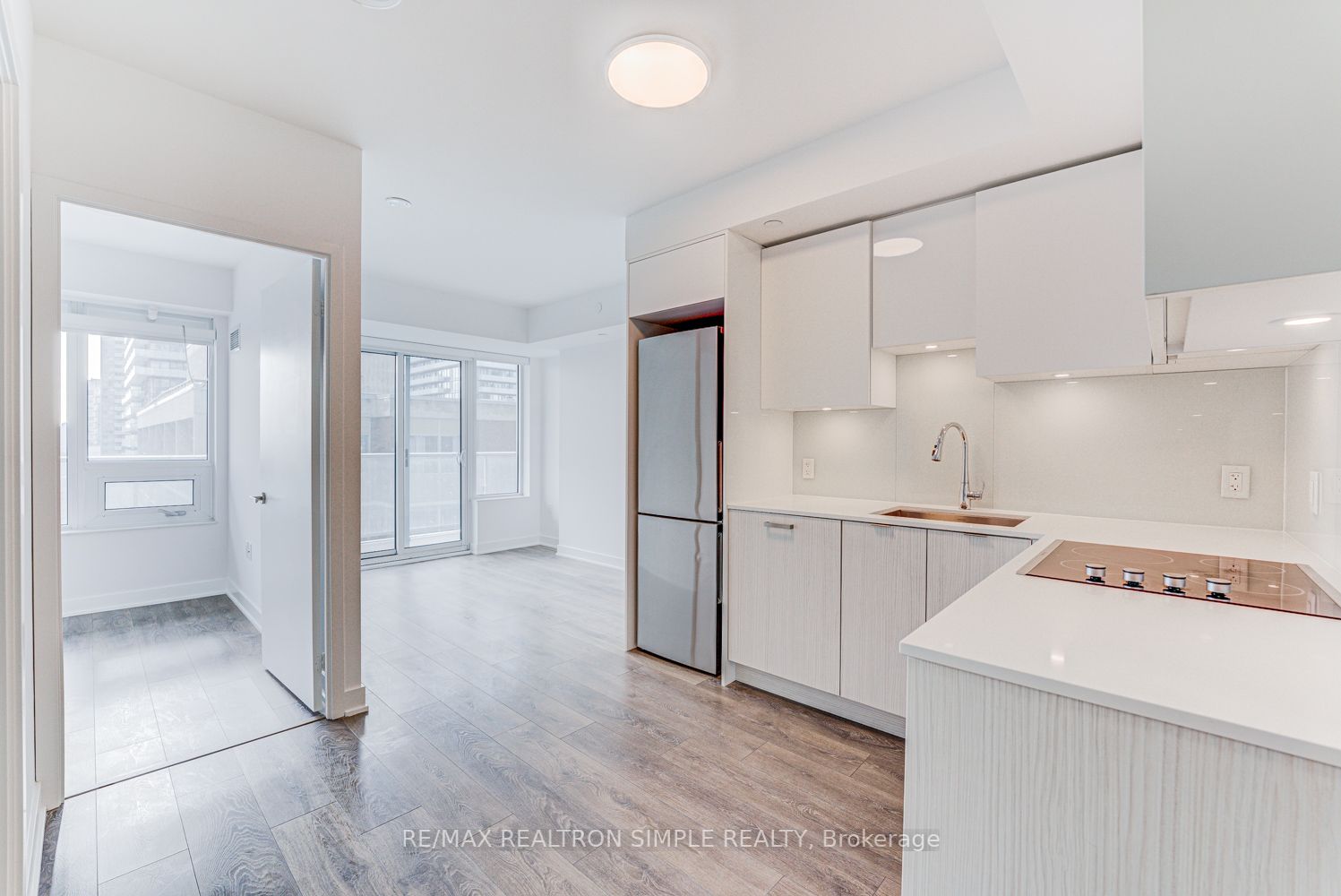 195 Redpath Ave, #1606