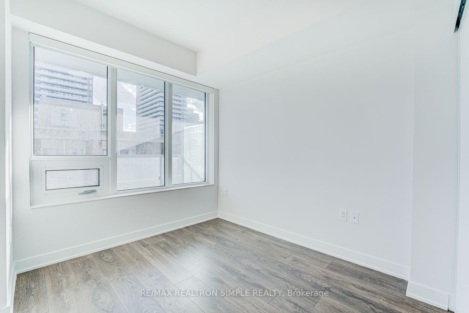 195 Redpath Ave, #1606