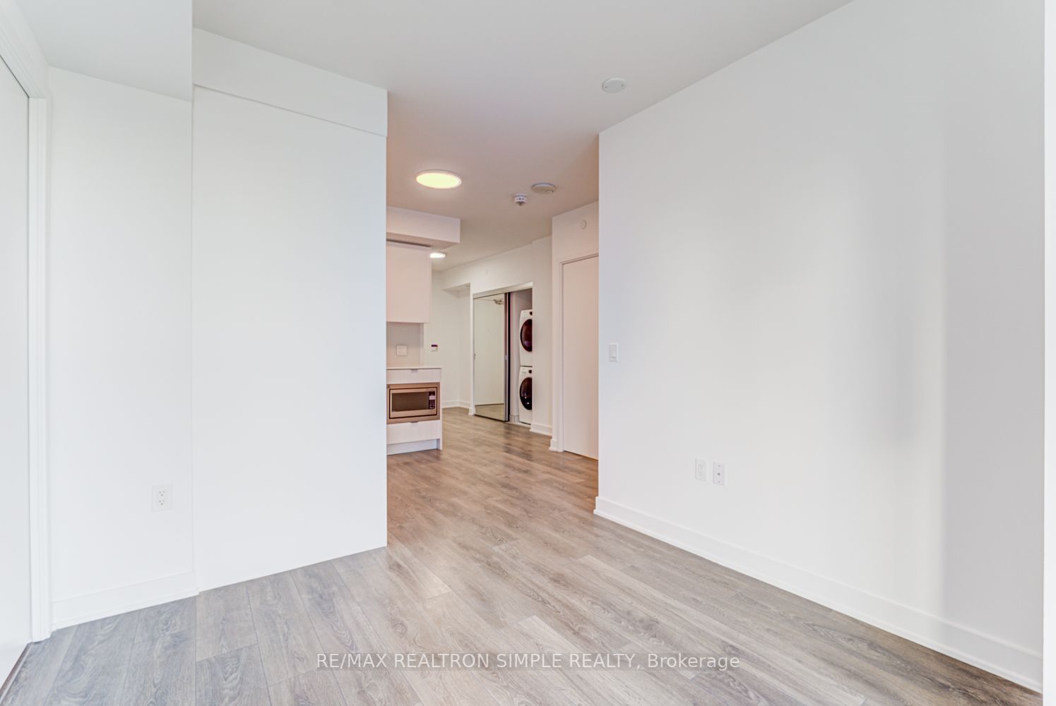 195 Redpath Ave, #1606