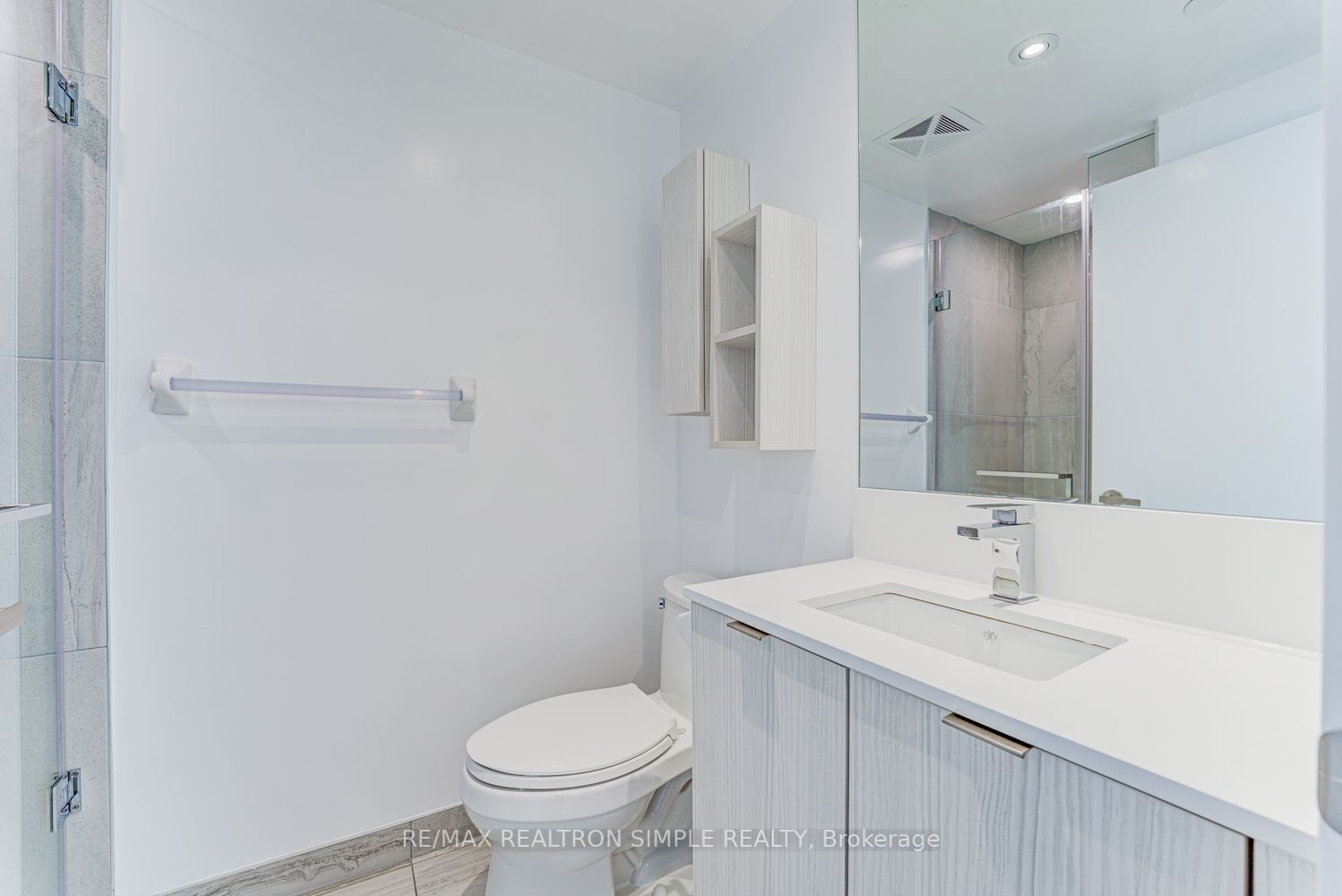 195 Redpath Ave, #1606