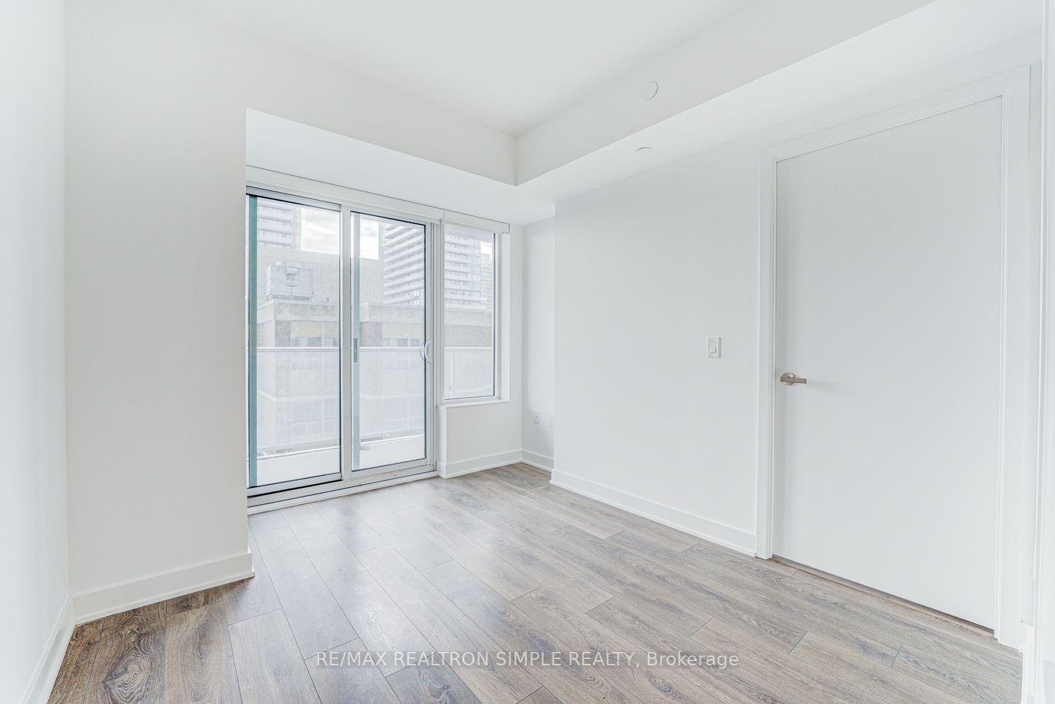 195 Redpath Ave, #1606