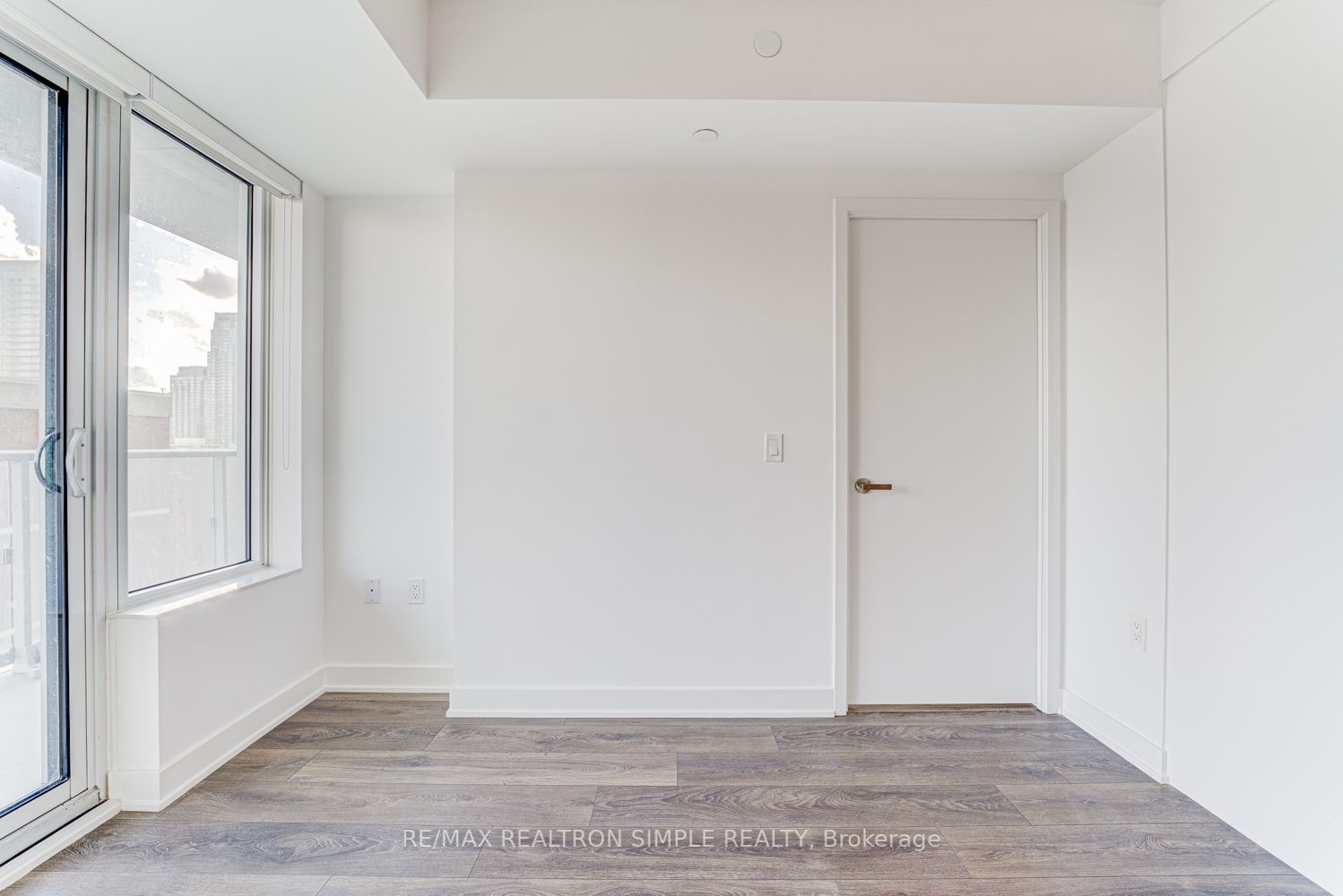 195 Redpath Ave, #1606