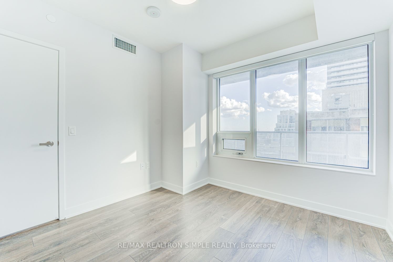 195 Redpath Ave, #1606