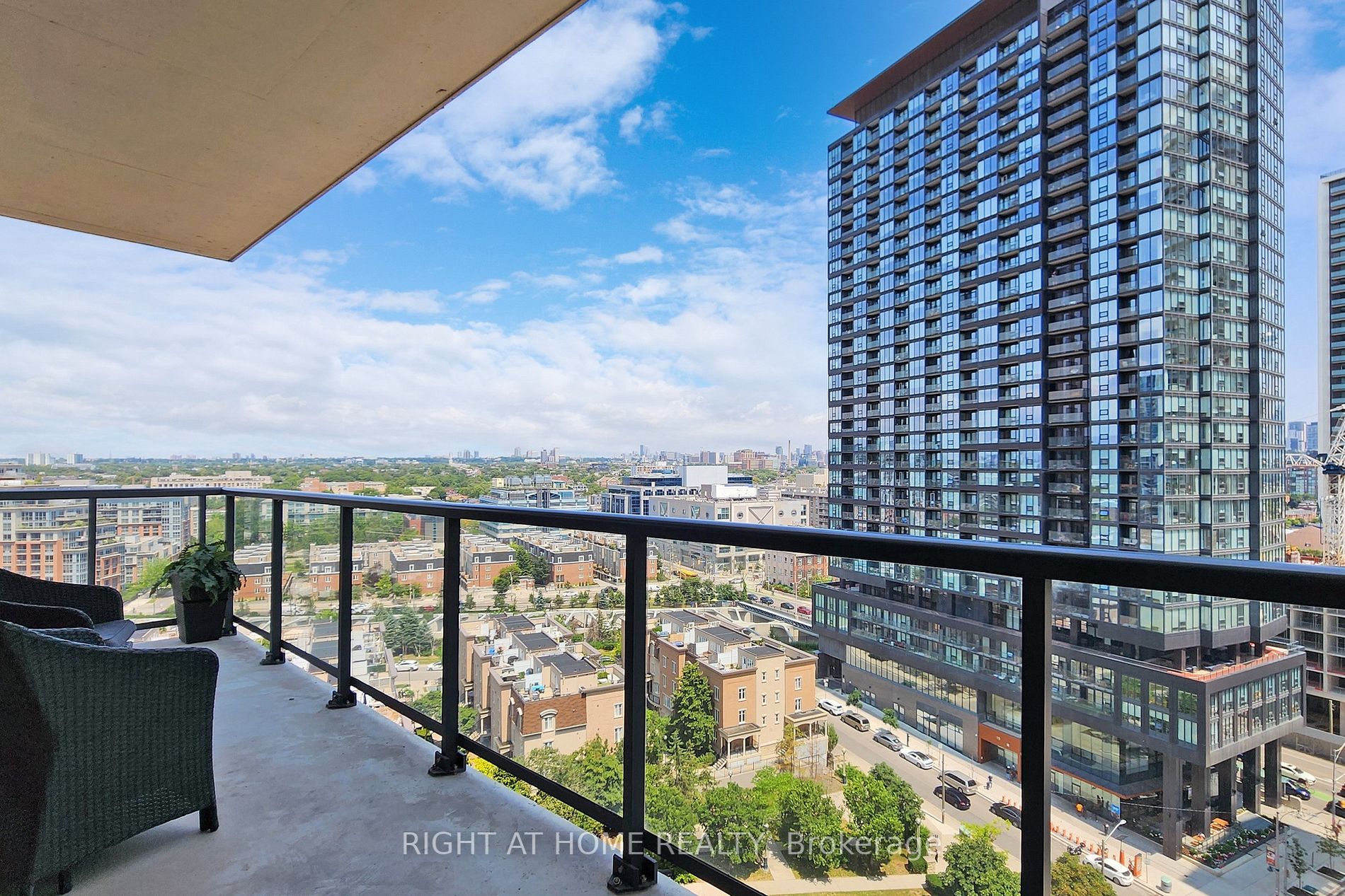 51 East Liberty St, #1304