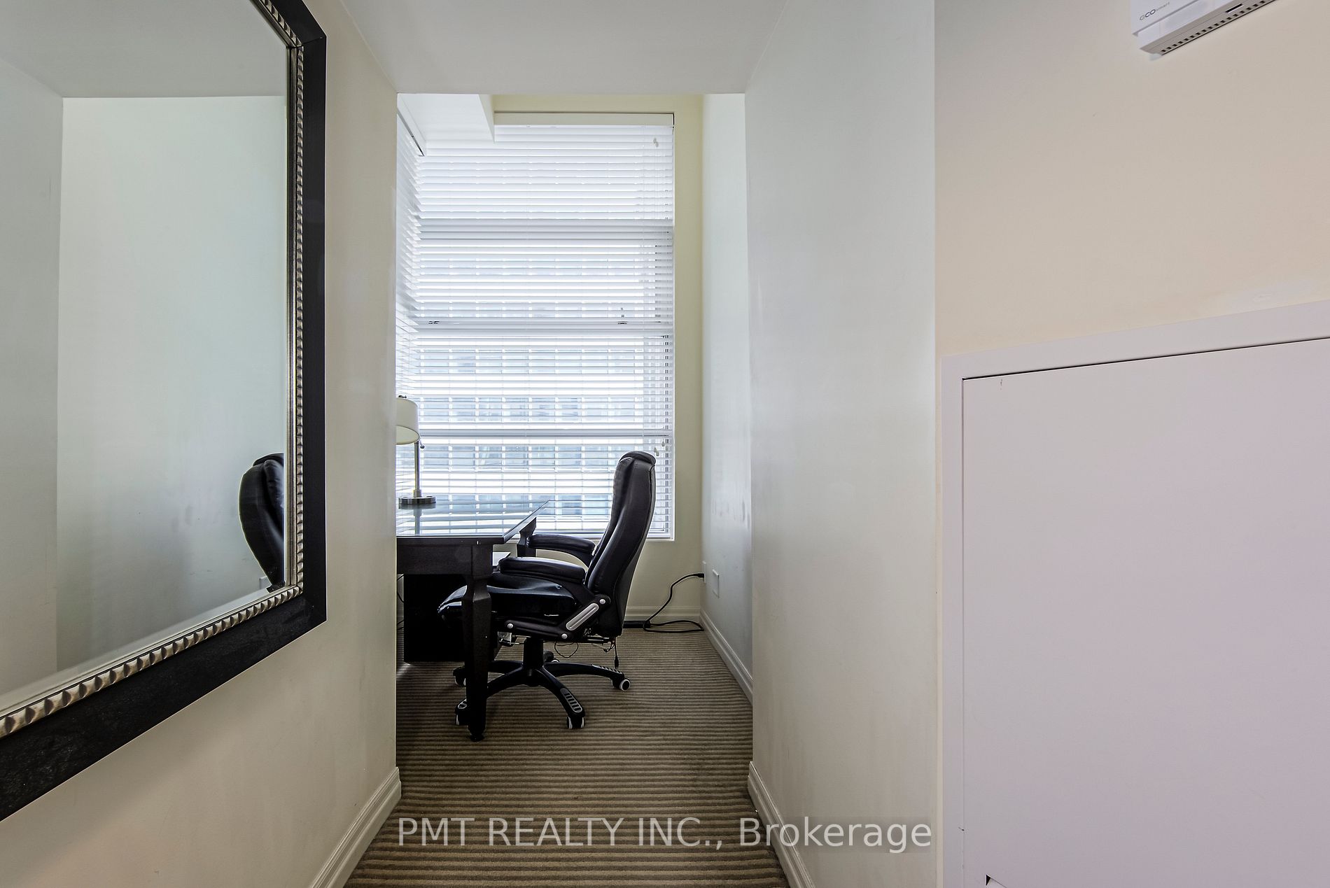 1 King St W, #701