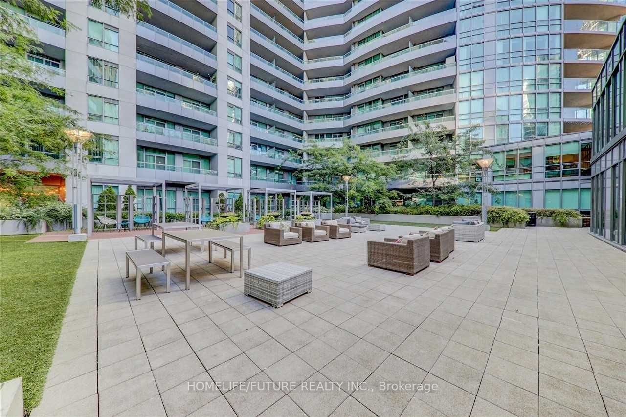 25 Lower Simcoe St, #618