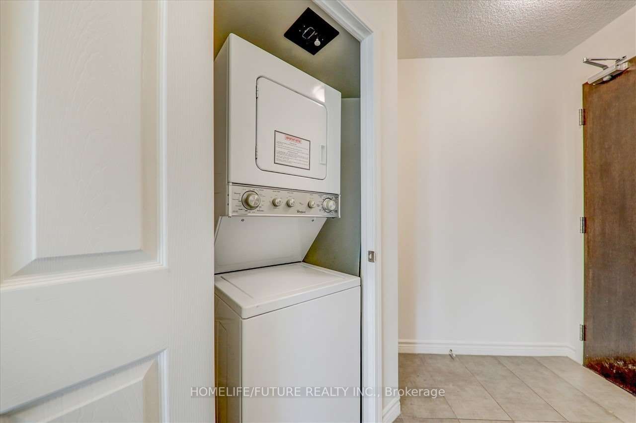 25 Lower Simcoe St, #618