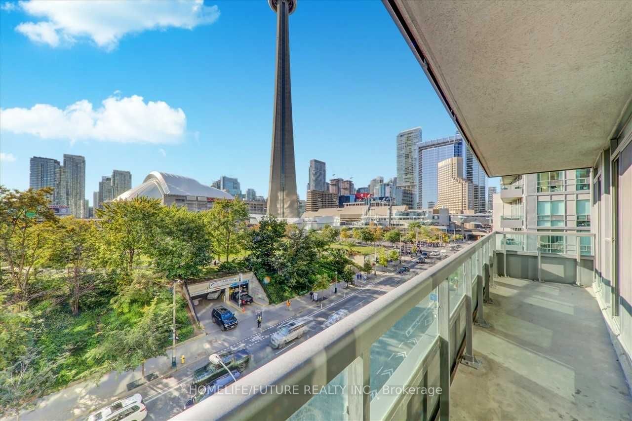 25 Lower Simcoe St, #618