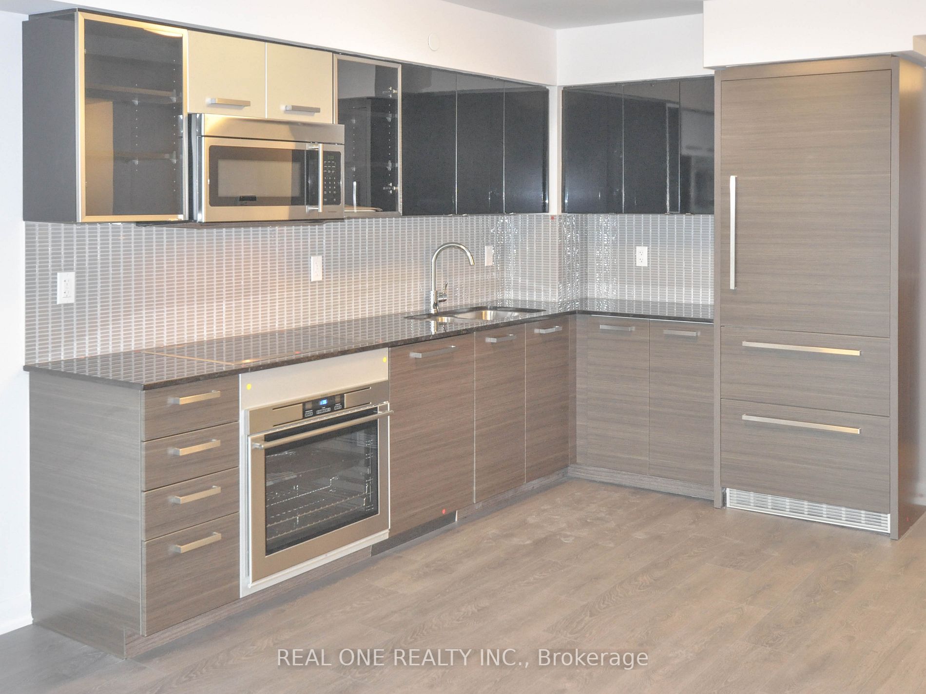 5162 Yonge St, #2001