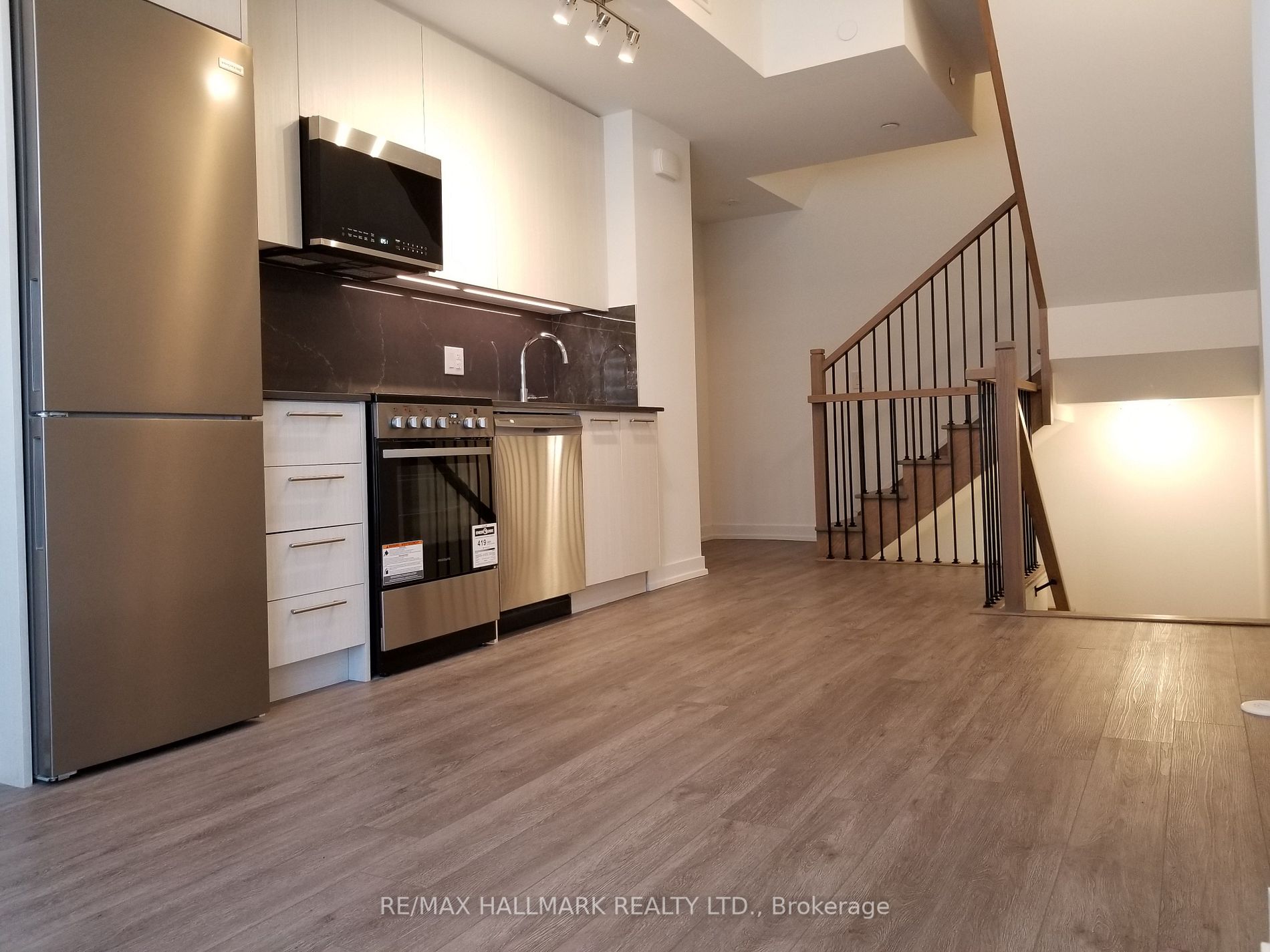 871 Sheppard Ave W, #40