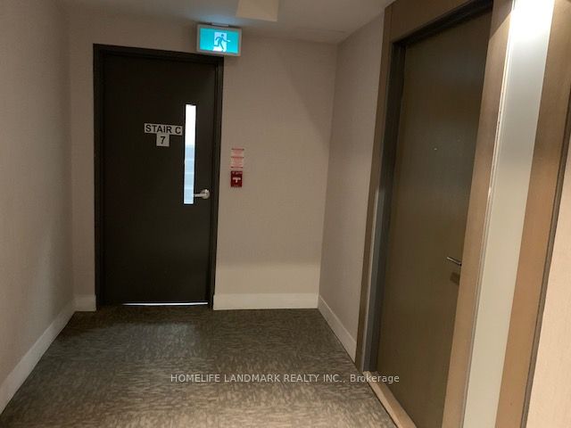 7 Kenaston Gdns E, #718