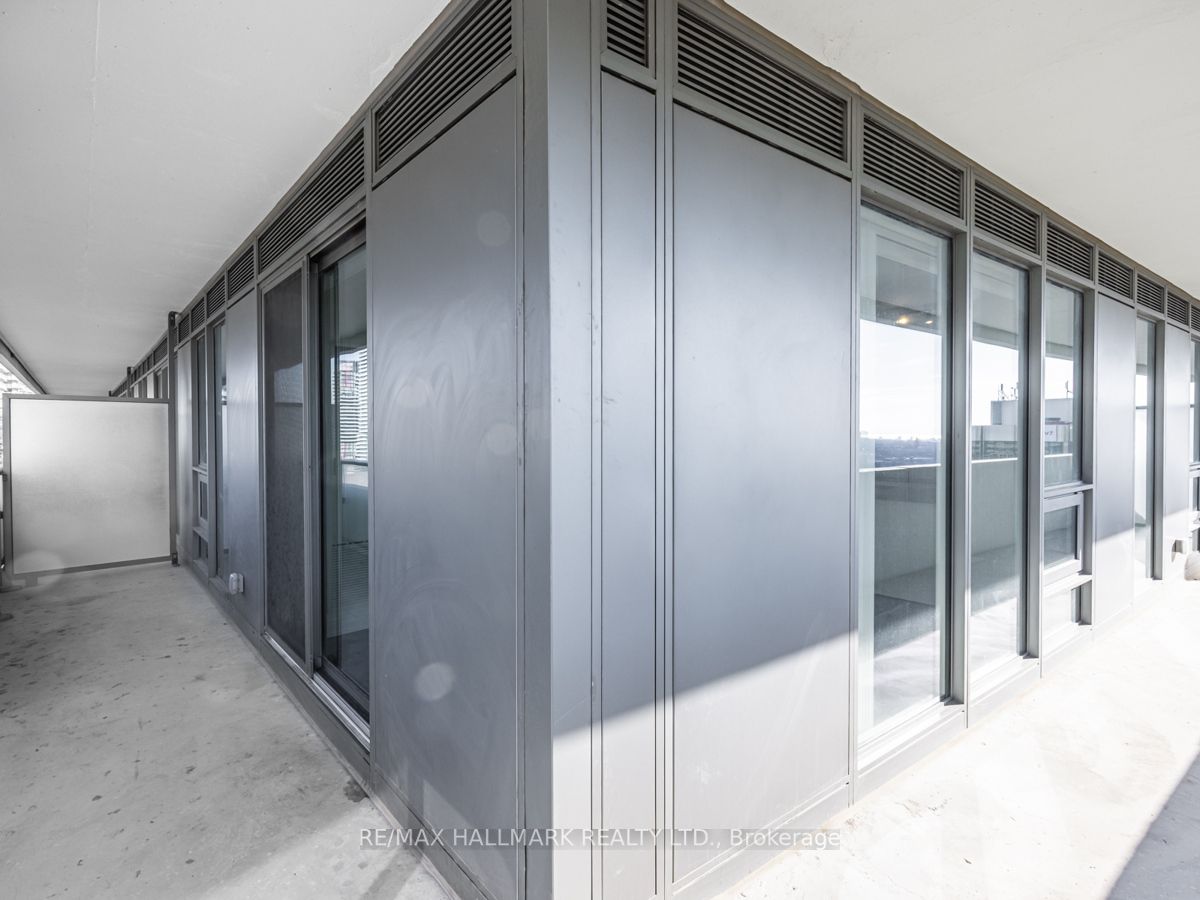 2221 Yonge St, #1909